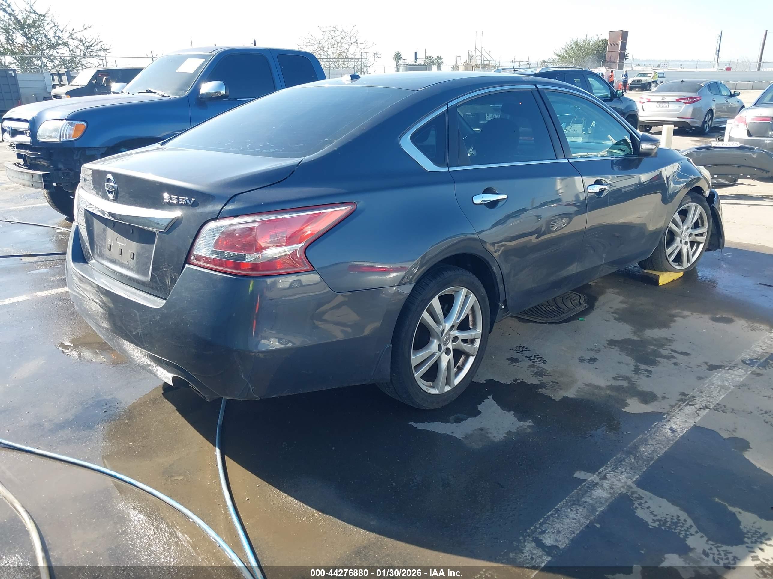 NISSAN ALTIMA image 4