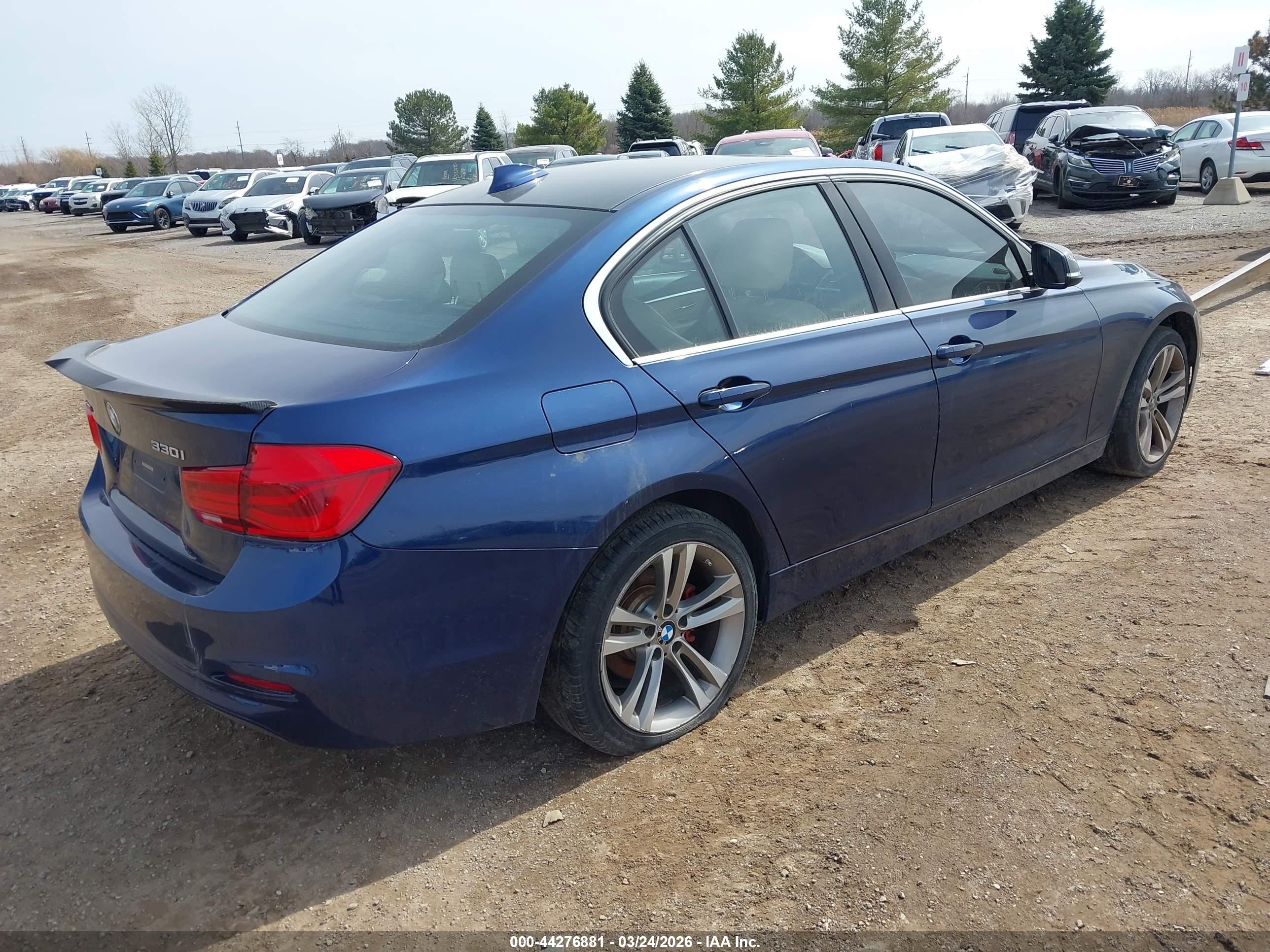 BMW 330I image 4