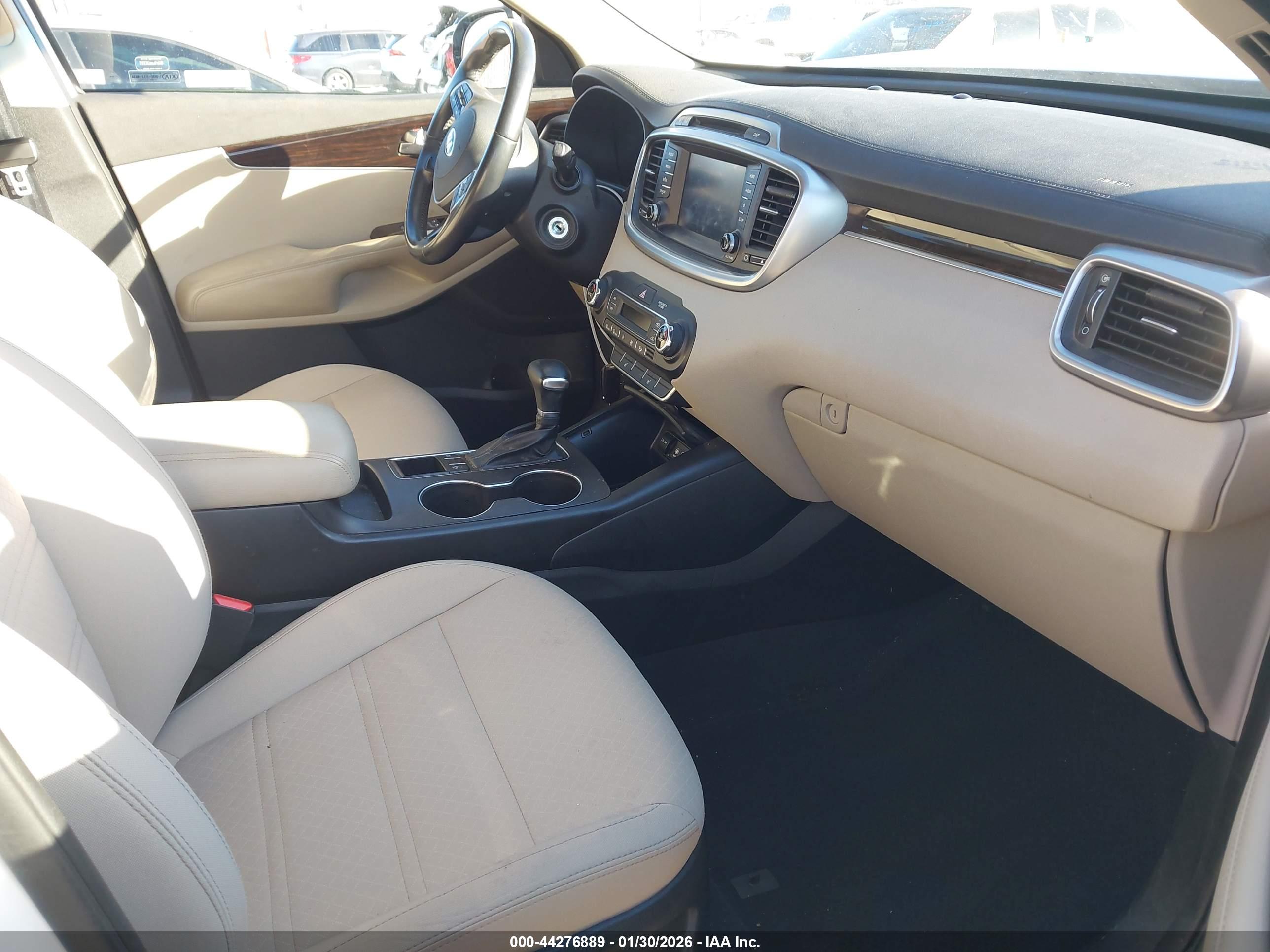 KIA SORENTO image 5
