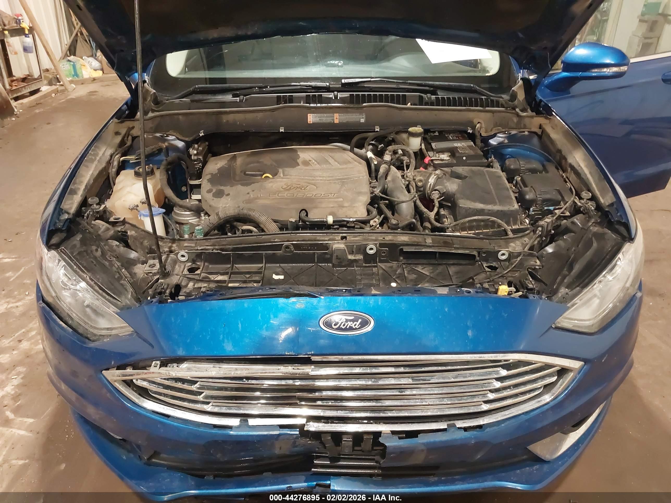 FORD FUSION image 10