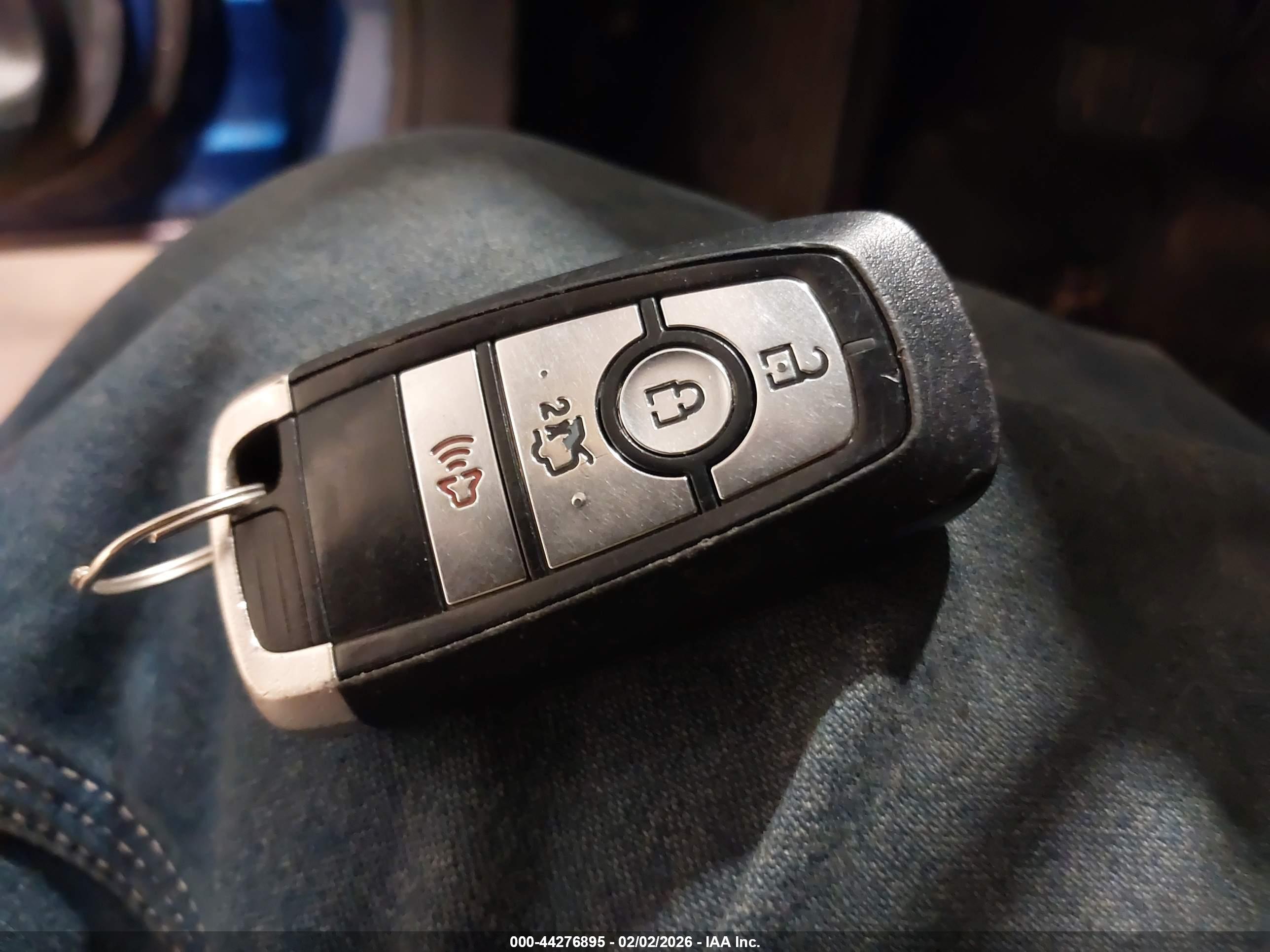 FORD FUSION image 11