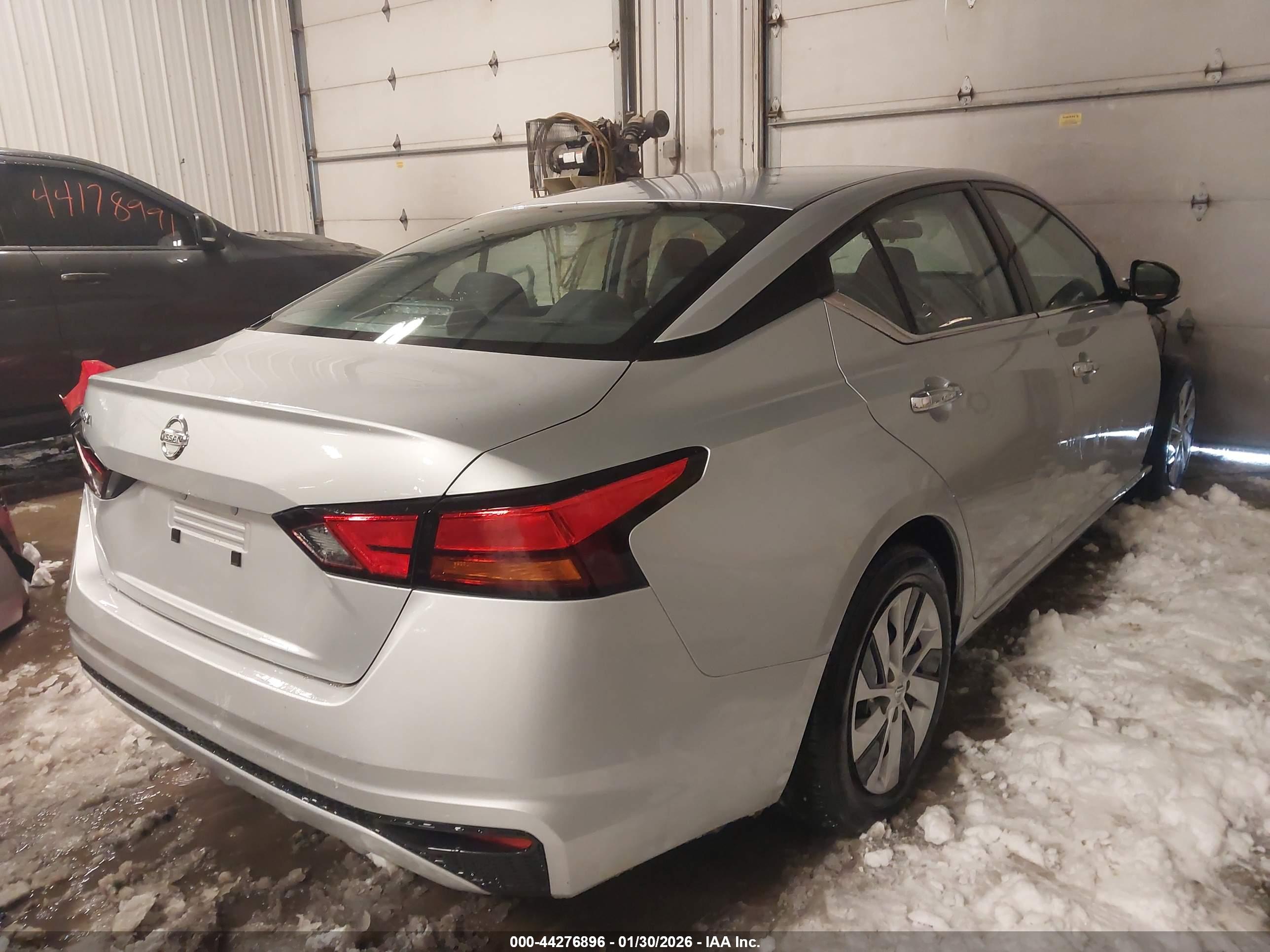 NISSAN ALTIMA image 4