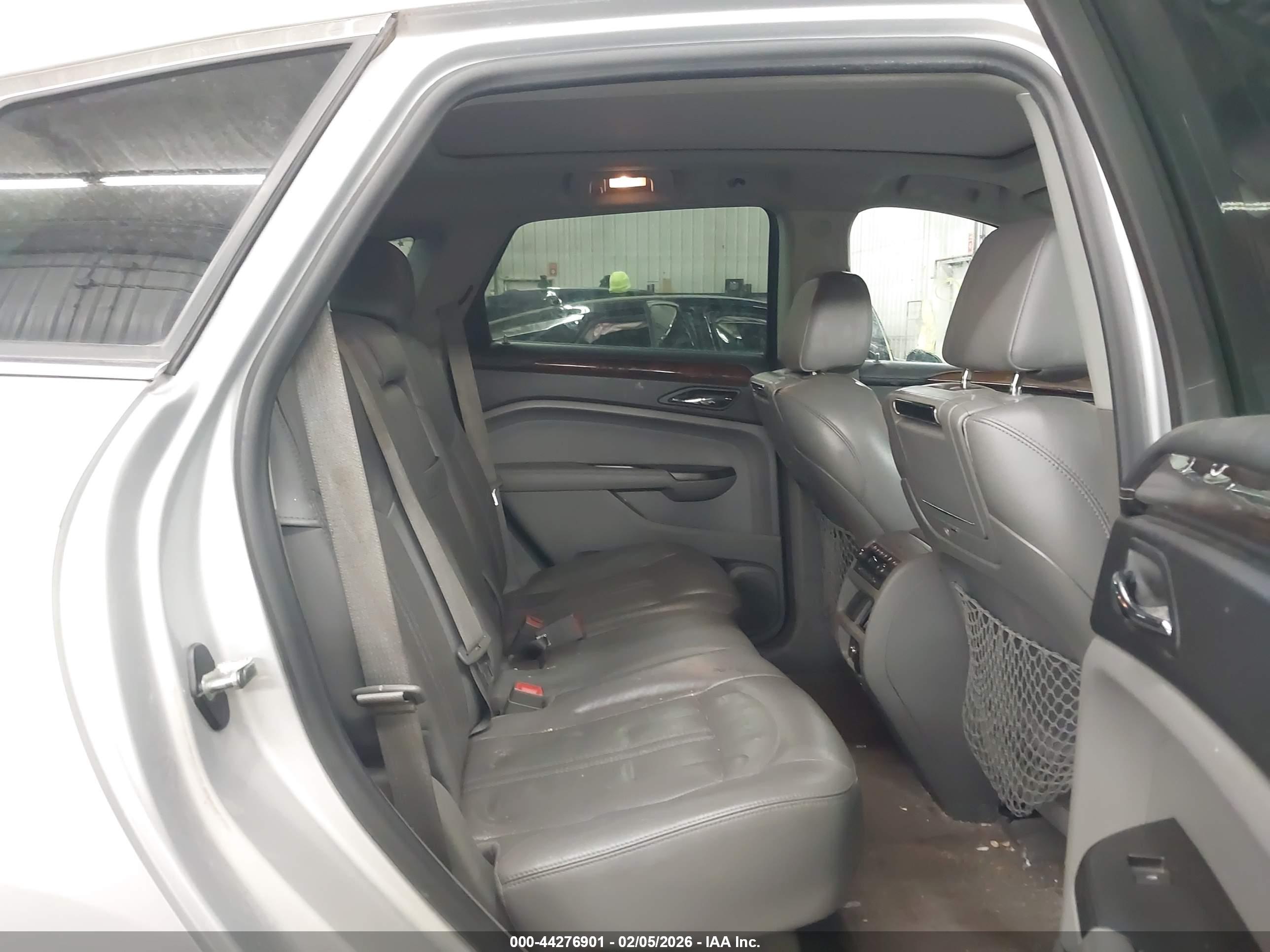 CADILLAC SRX image 8