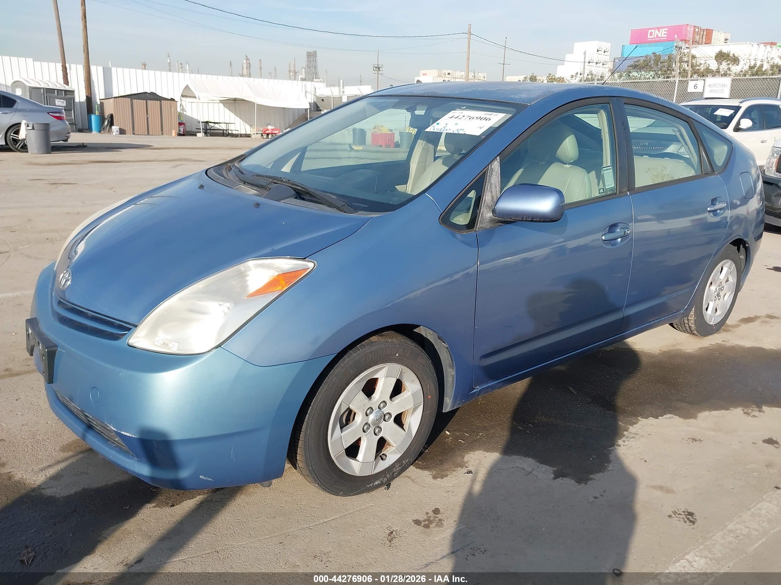 TOYOTA PRIUS image 2