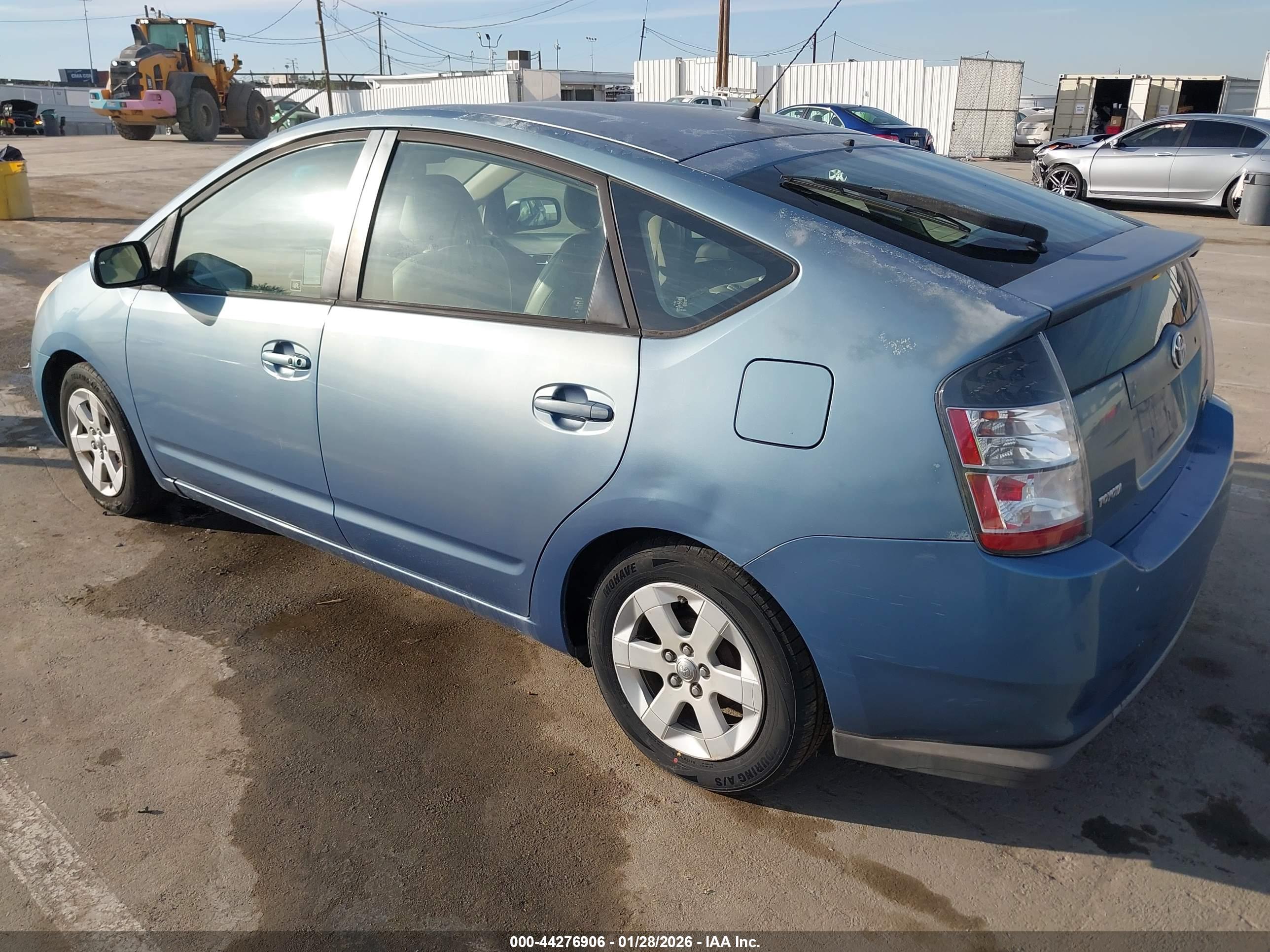 TOYOTA PRIUS image 3