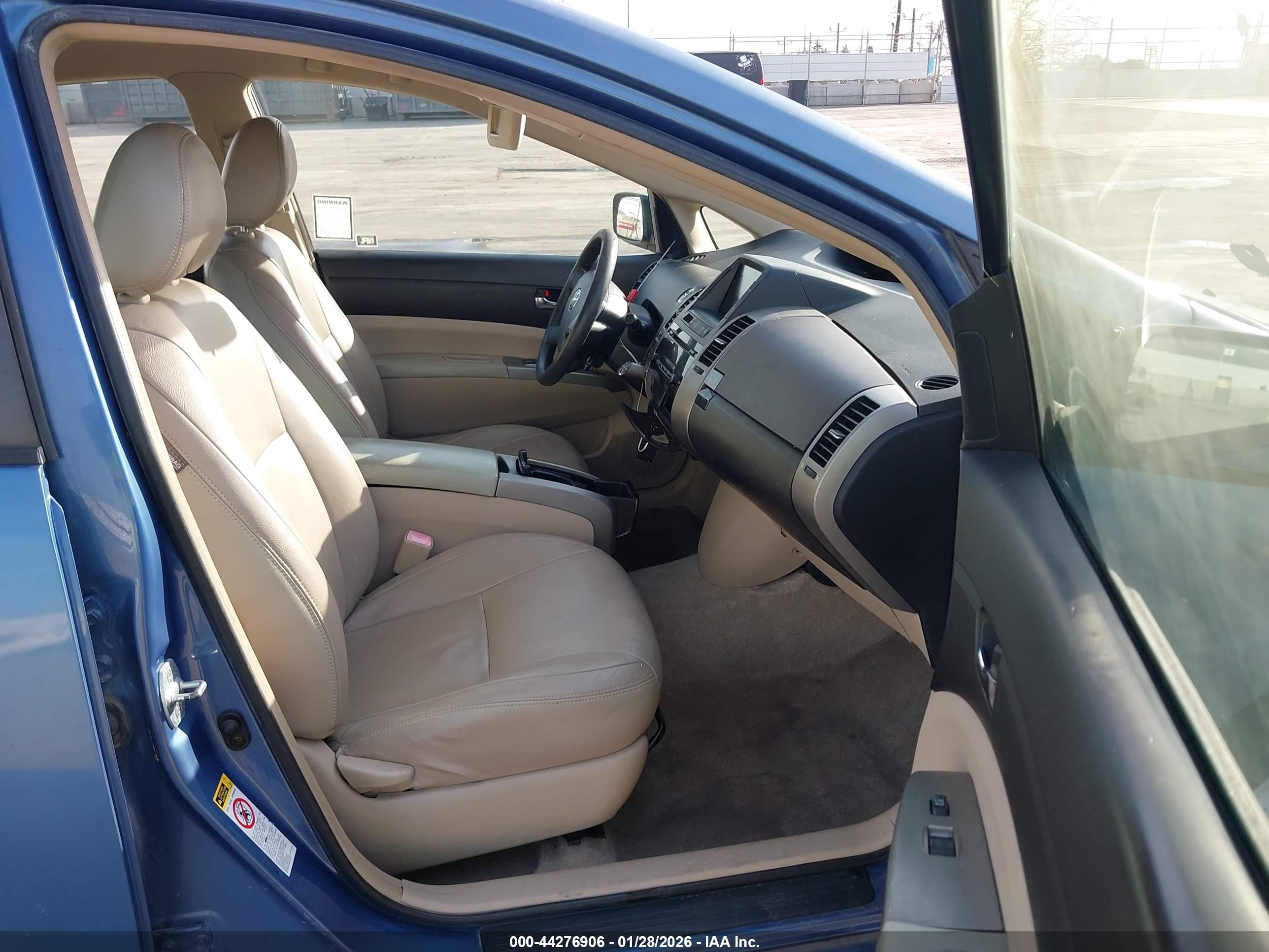 TOYOTA PRIUS image 5
