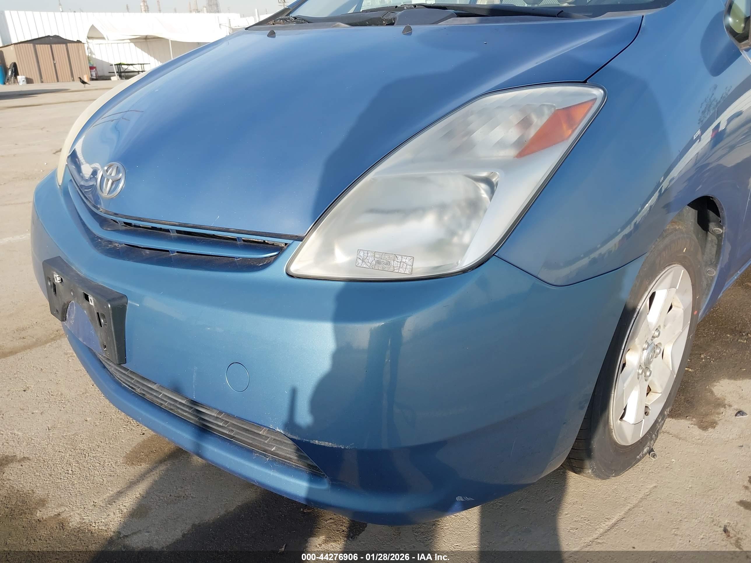 TOYOTA PRIUS image 6
