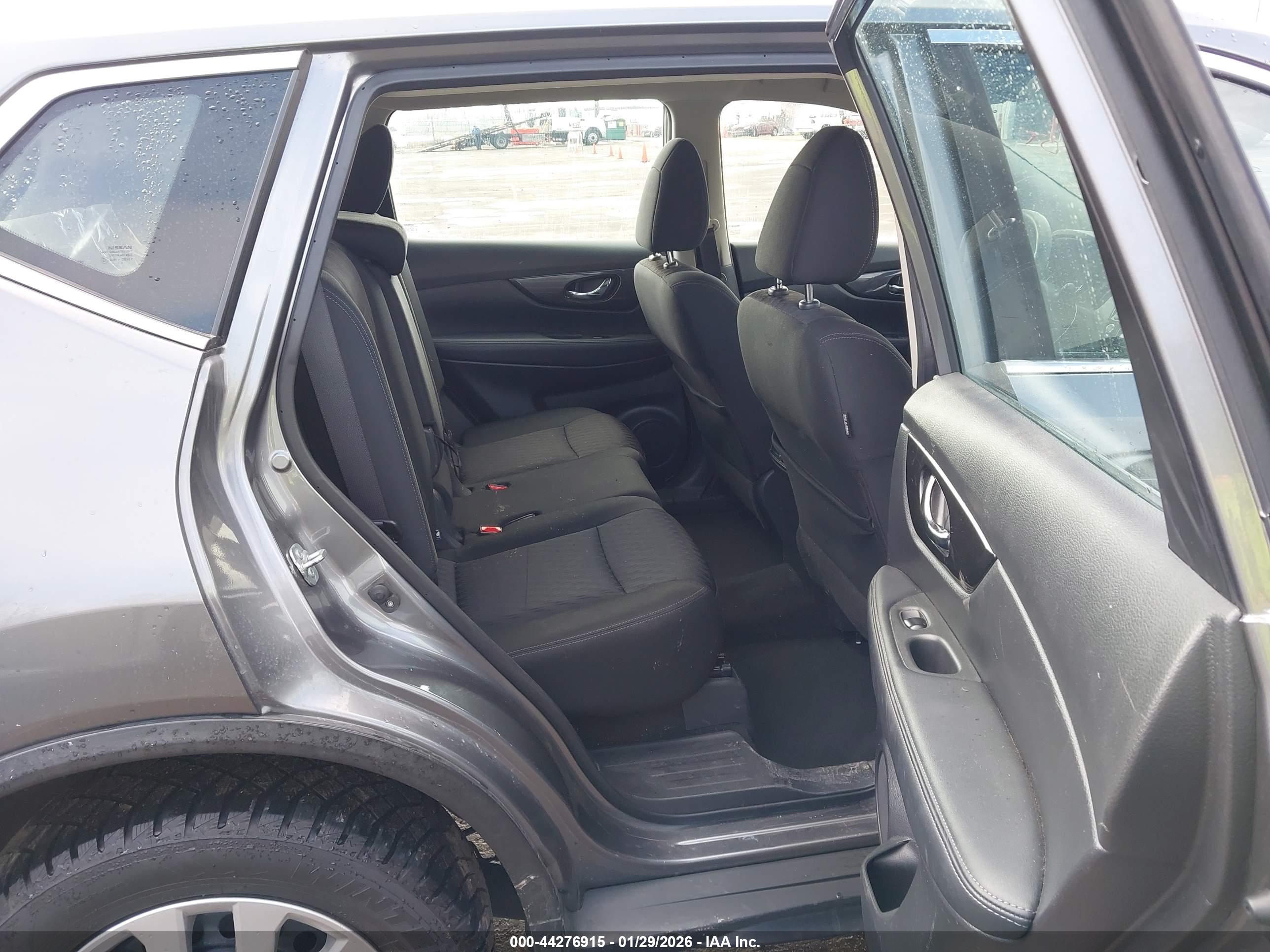 NISSAN ROGUE image 8