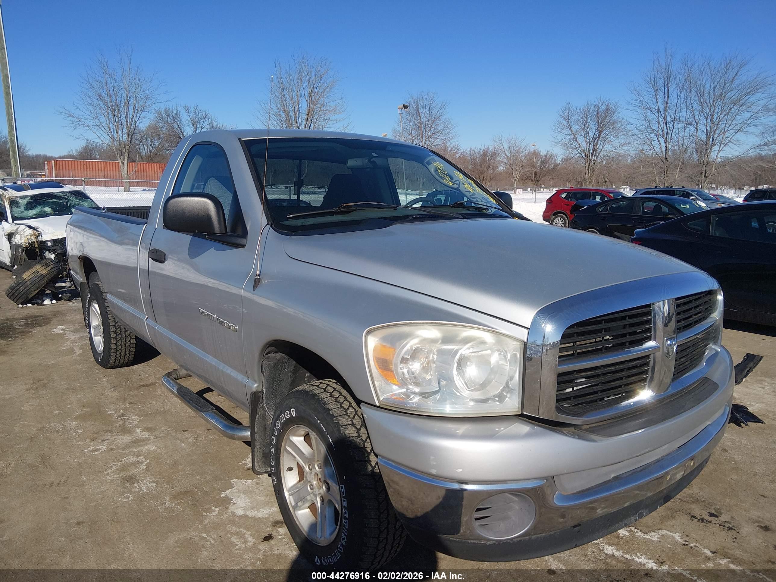 DODGE RAM image 6