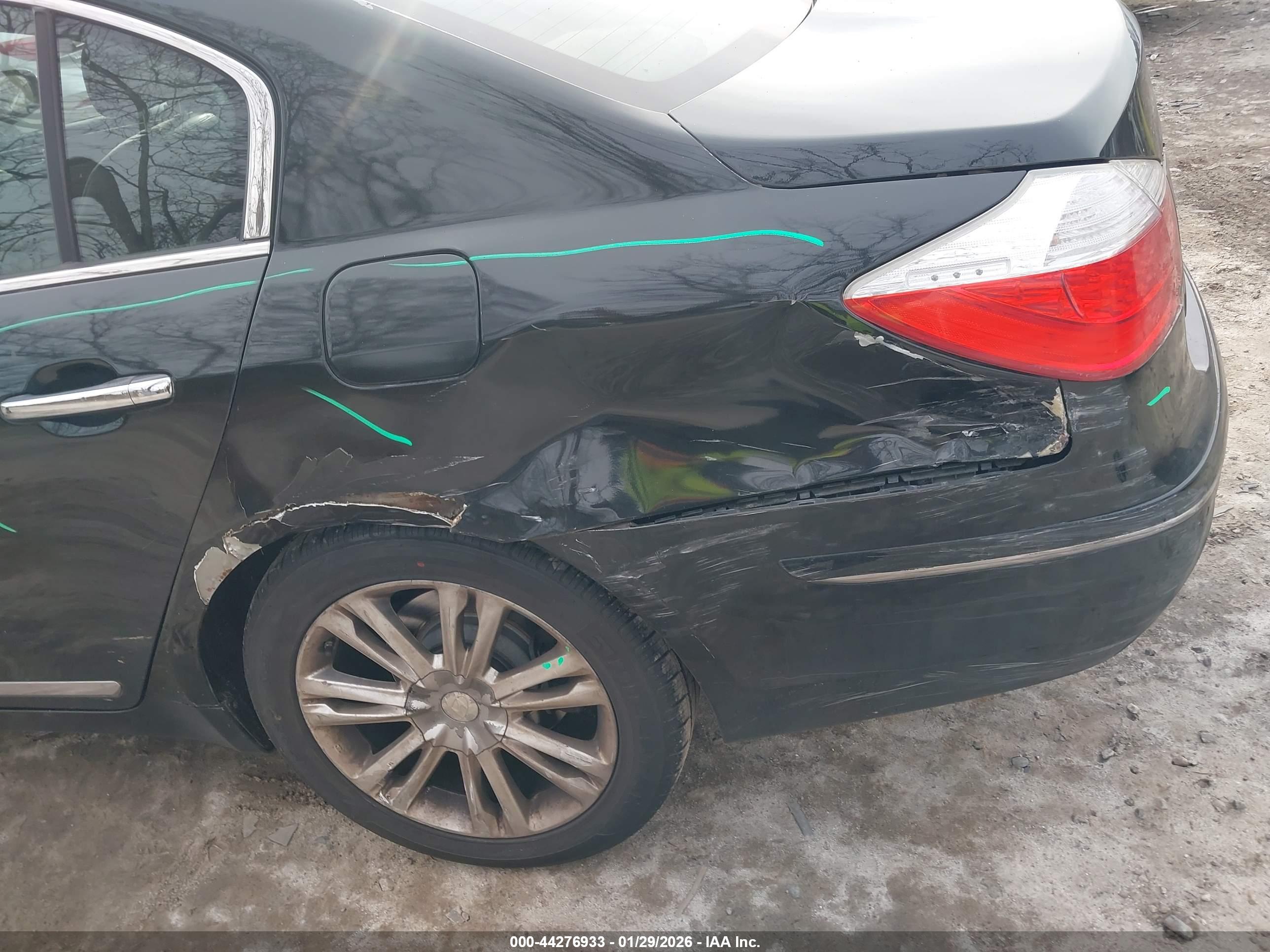 HYUNDAI GENESIS image 6