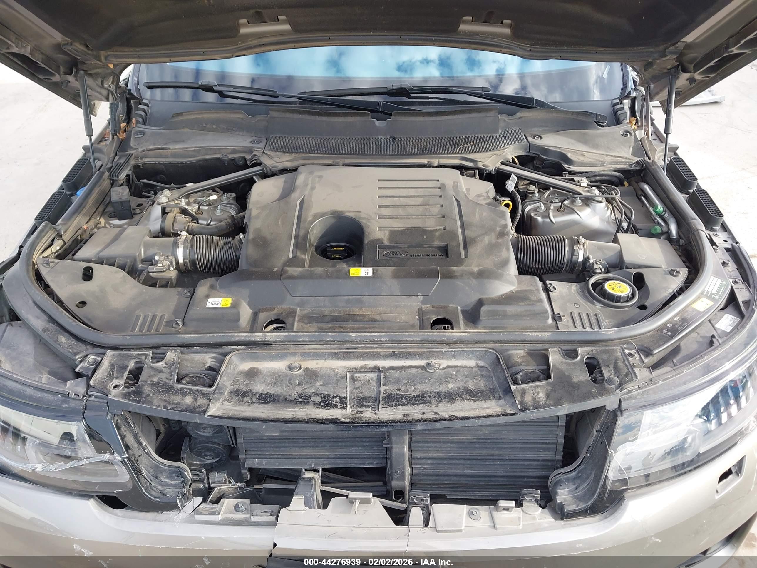 LAND ROVER image 10