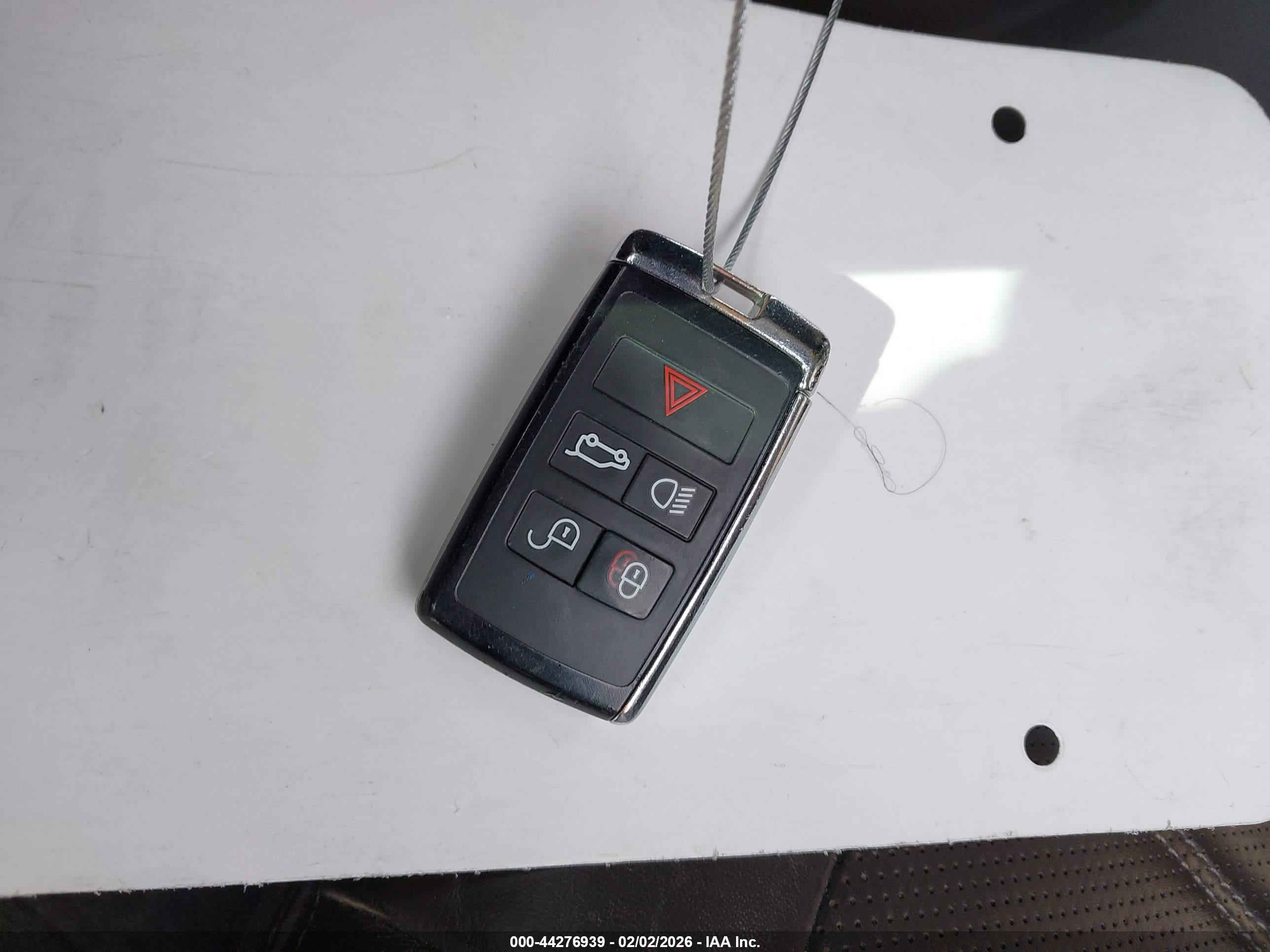 LAND ROVER image 11