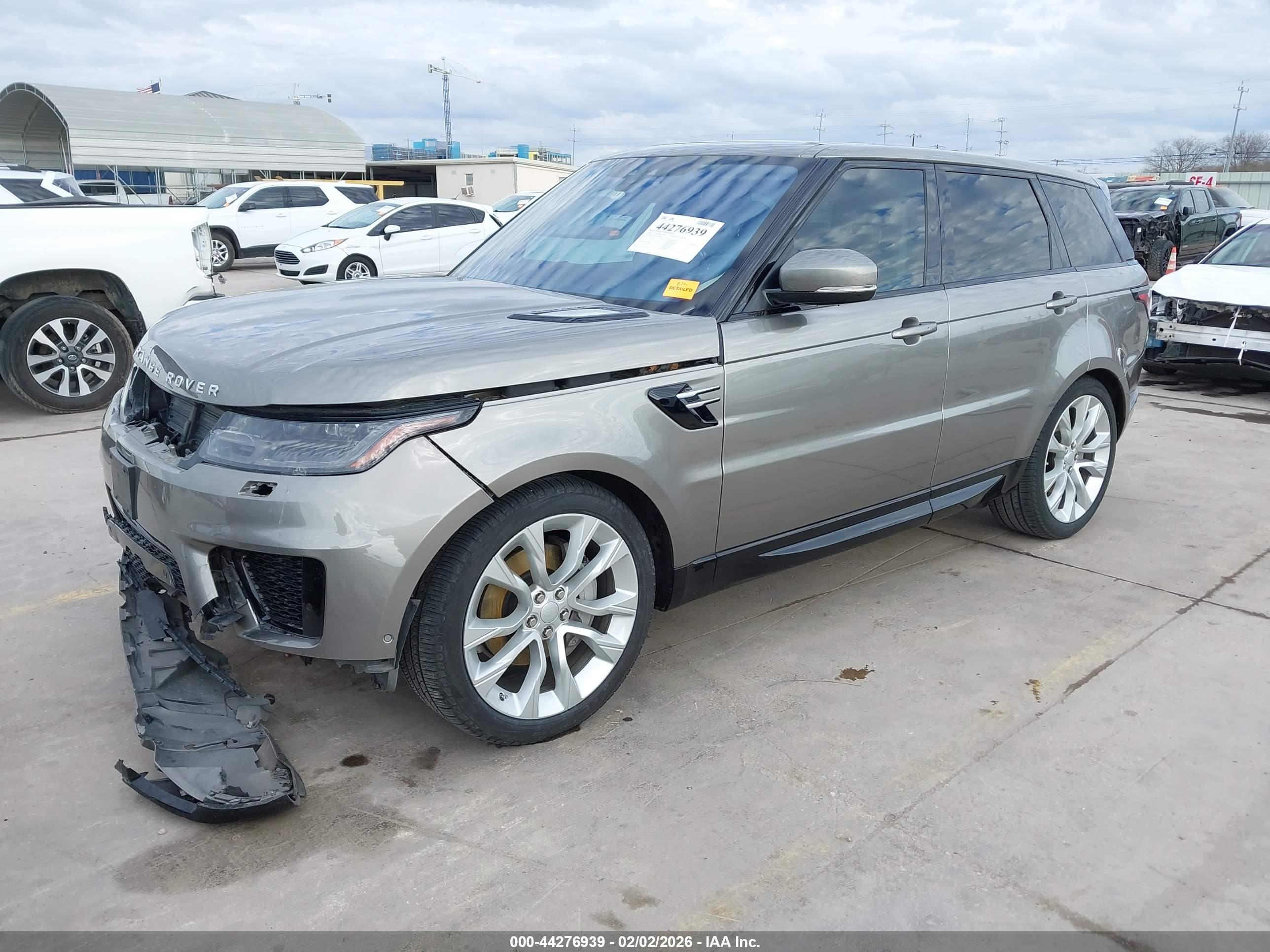 LAND ROVER image 2