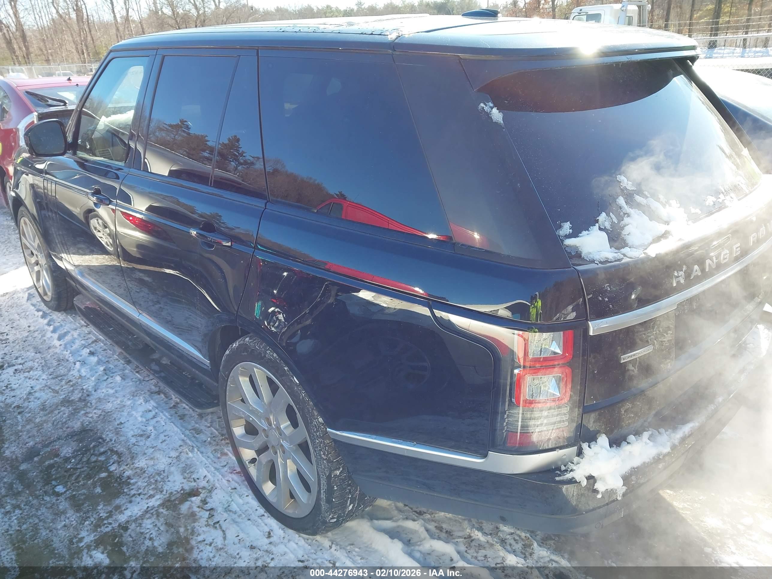 LAND ROVER image 3