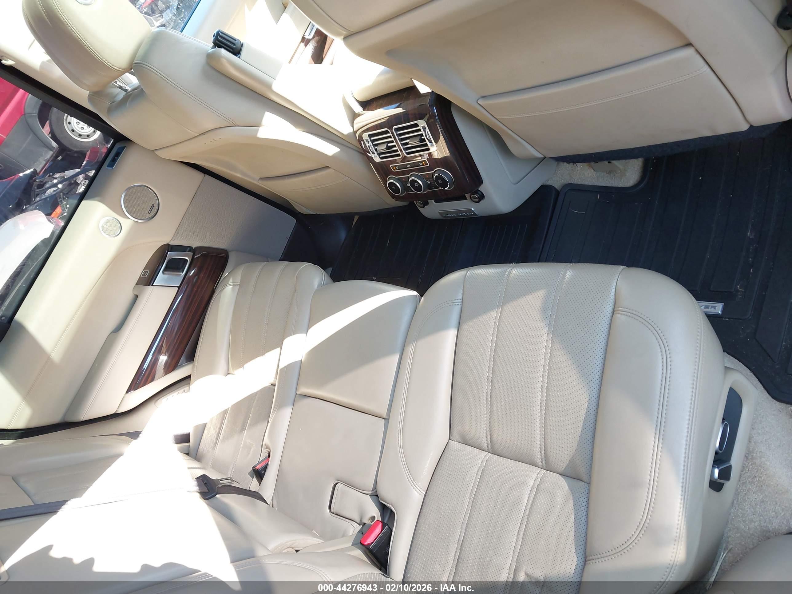 LAND ROVER image 8