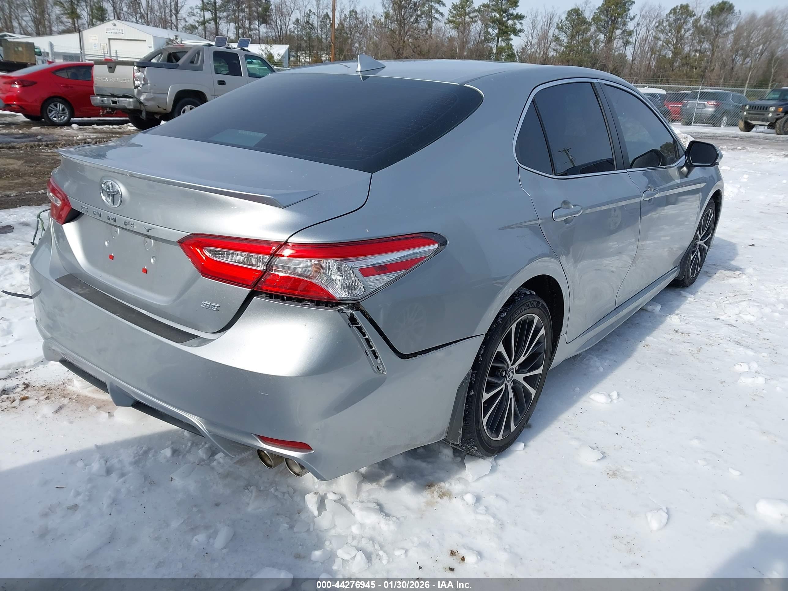 TOYOTA CAMRY image 4