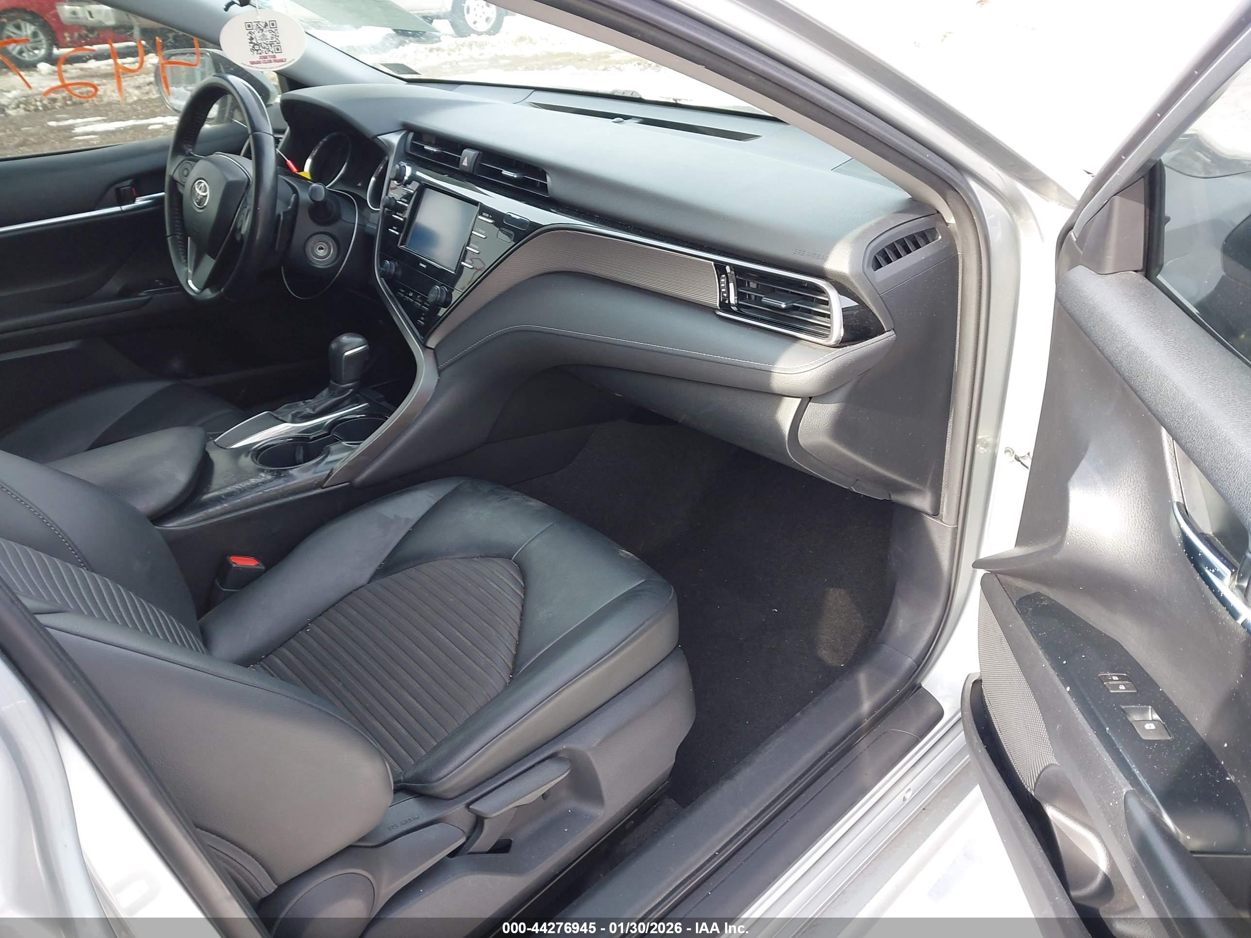 TOYOTA CAMRY image 5