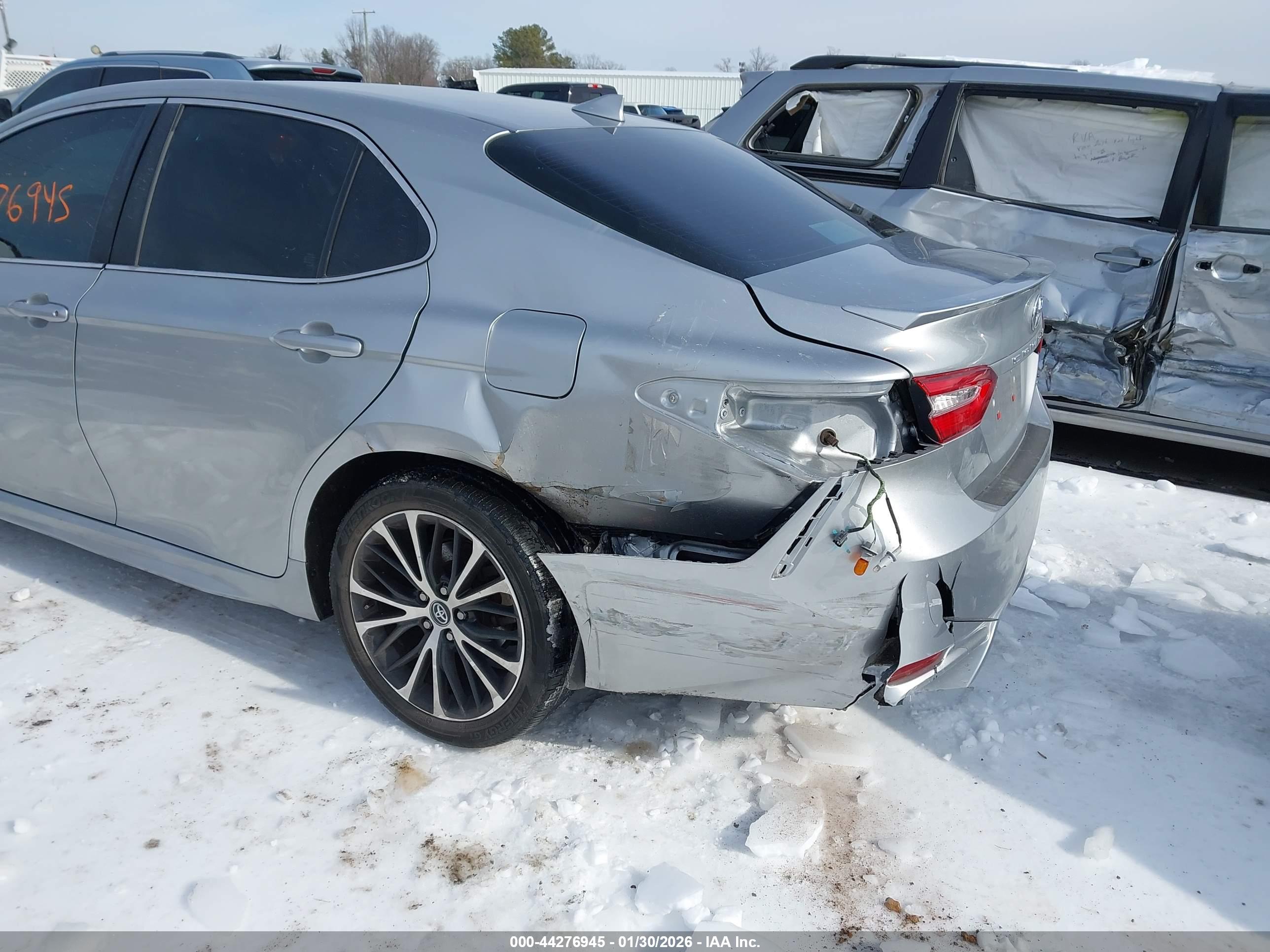 TOYOTA CAMRY image 6