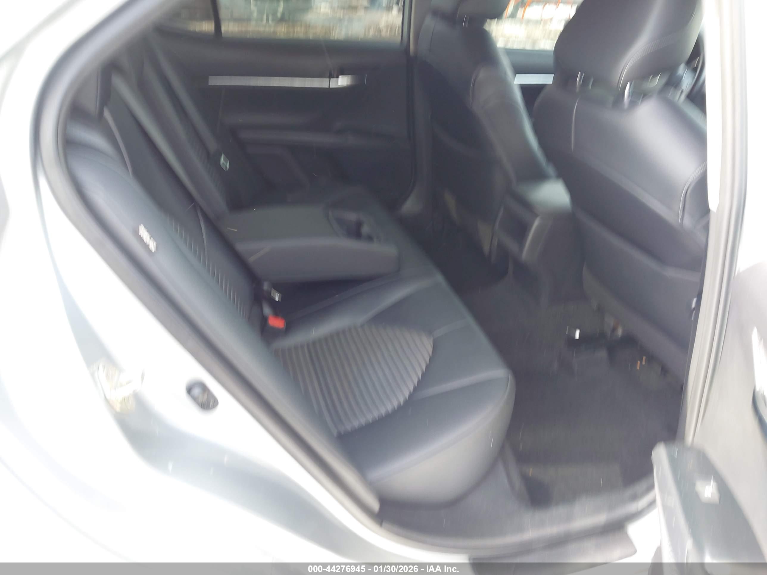TOYOTA CAMRY image 8