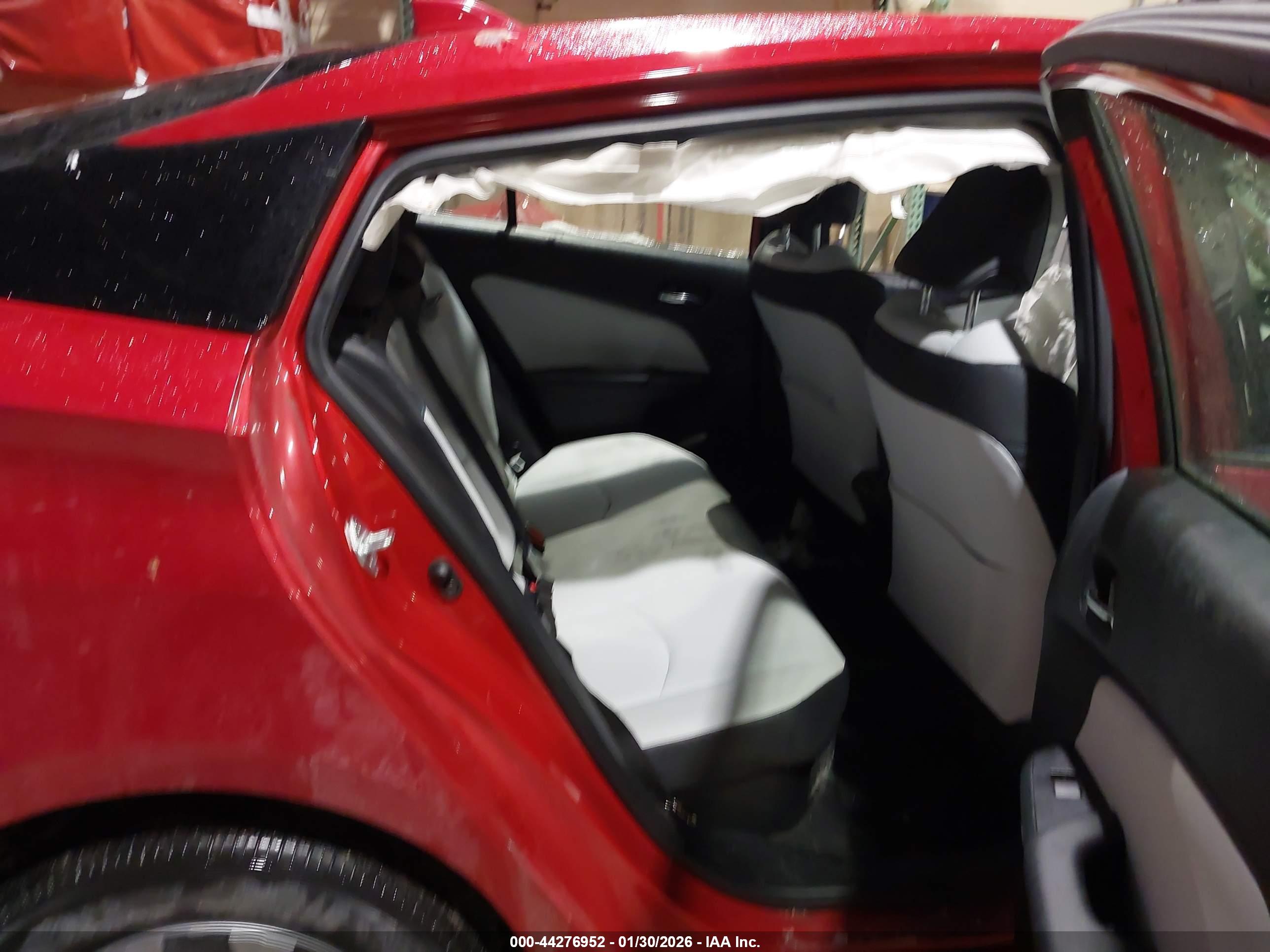 TOYOTA PRIUS image 8