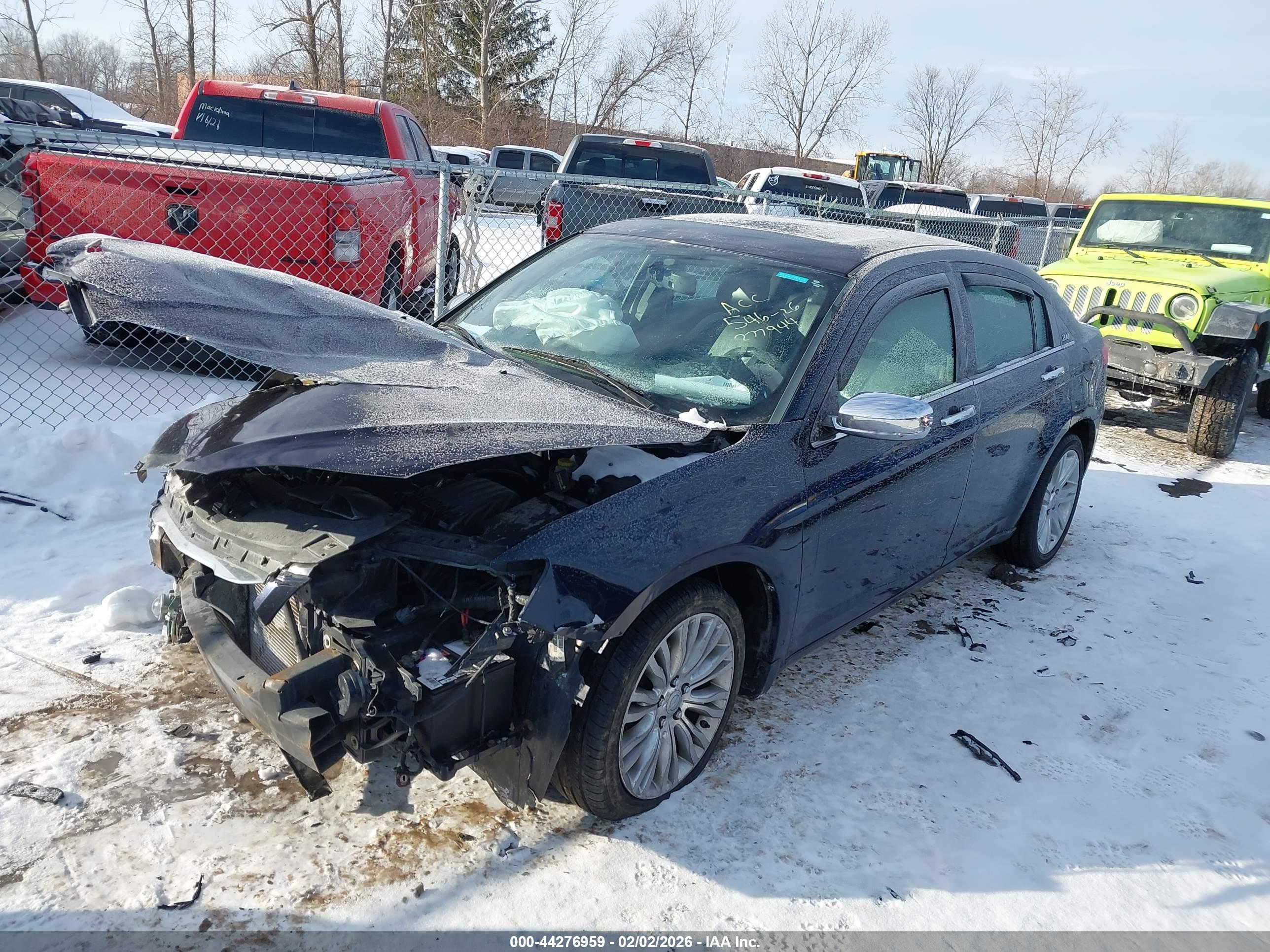 CHRYSLER 200 image 2