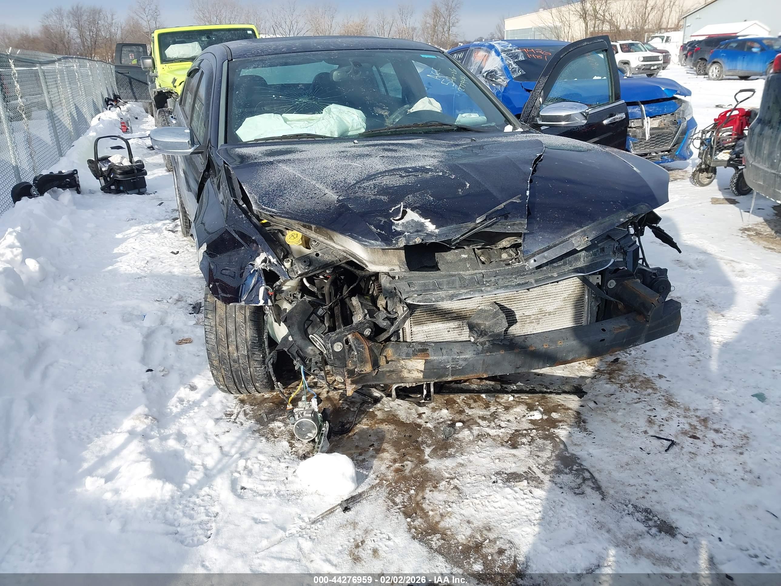CHRYSLER 200 image 6
