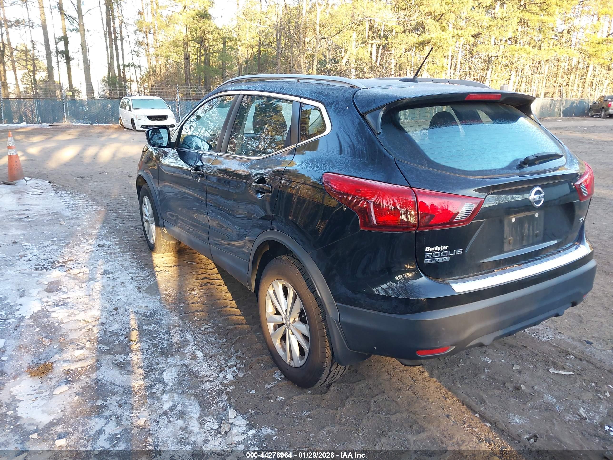 NISSAN ROGUE image 3