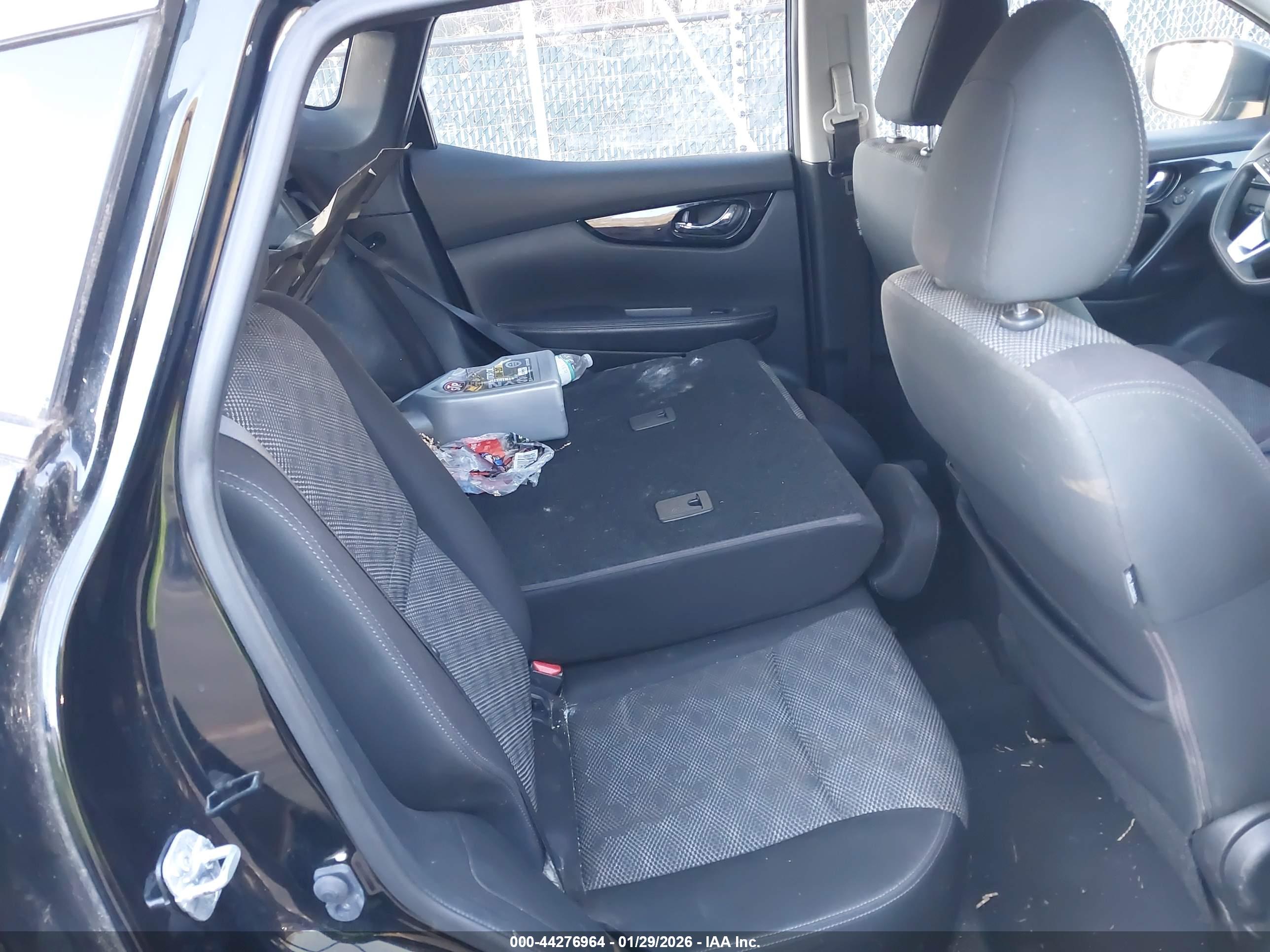 NISSAN ROGUE image 8