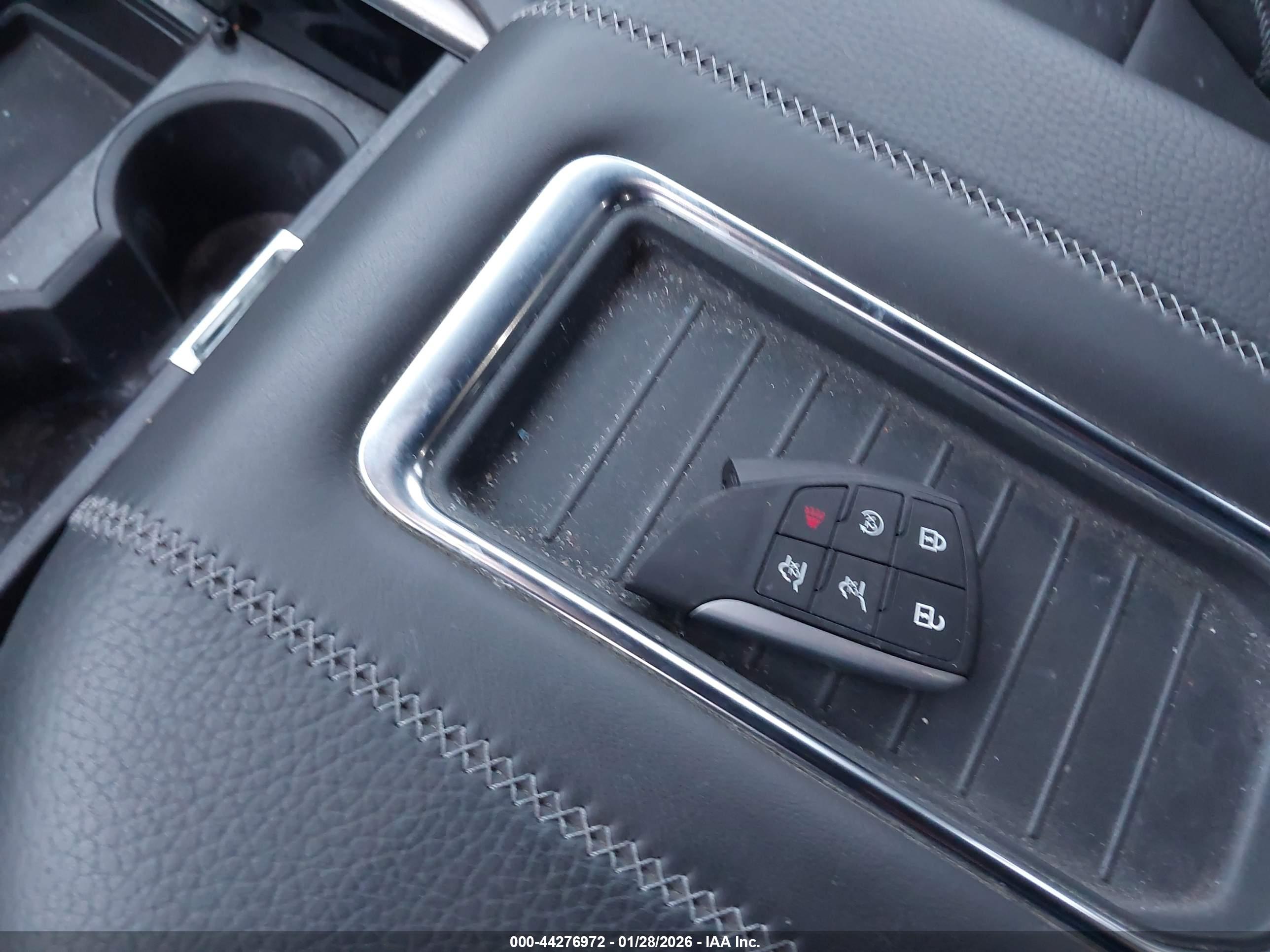 GMC YUKON image 11