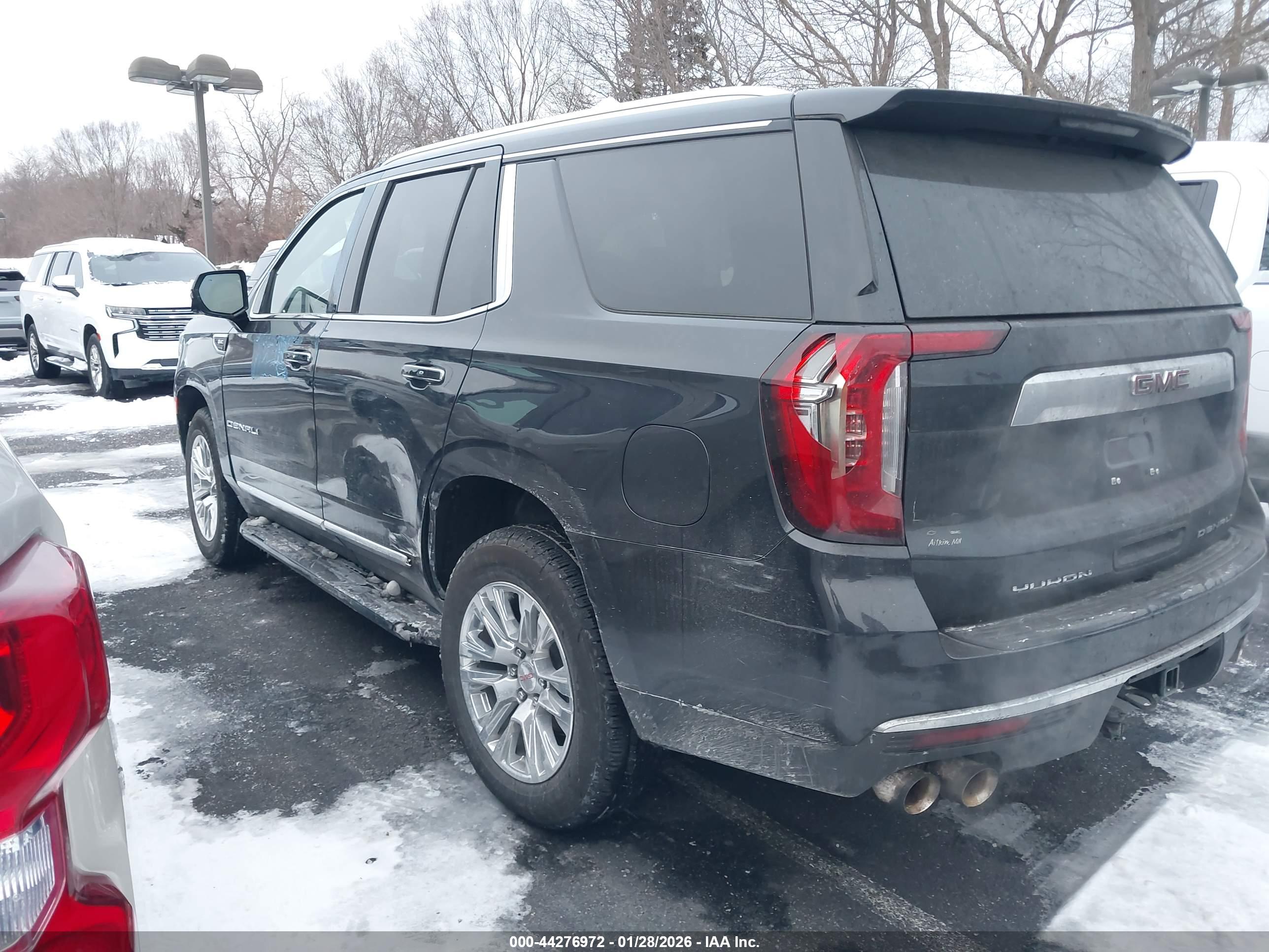 GMC YUKON image 3