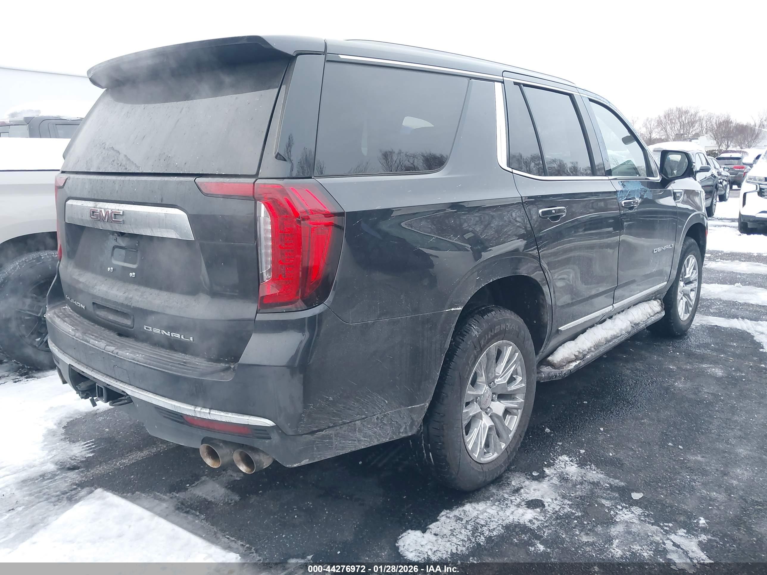 GMC YUKON image 4