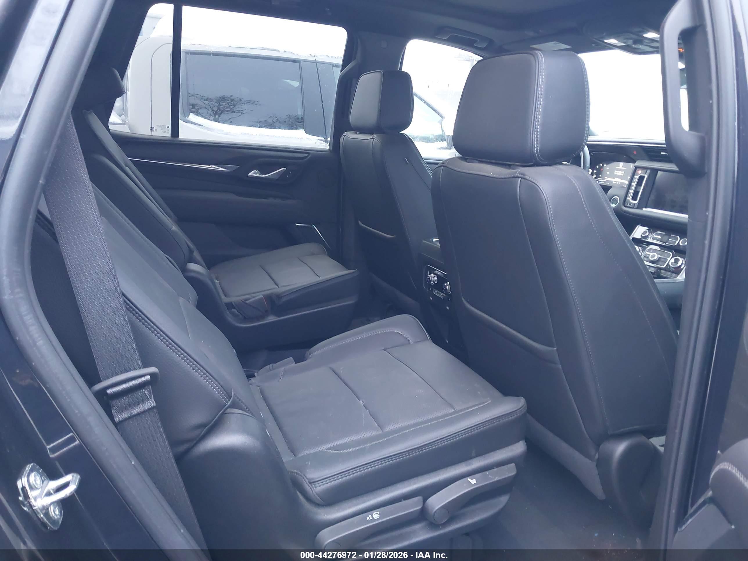 GMC YUKON image 8