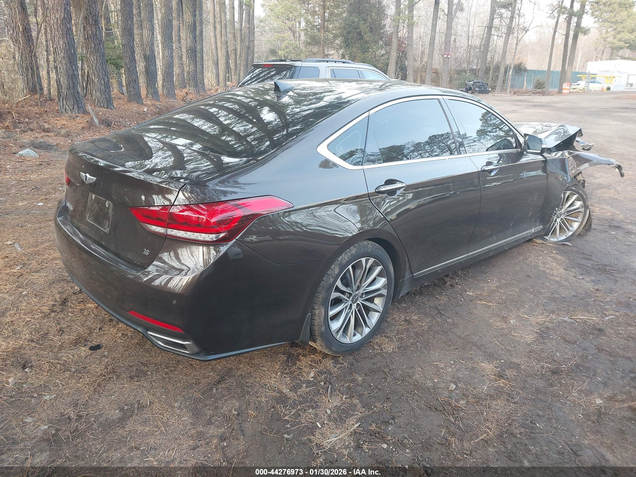 HYUNDAI GENESIS image 4