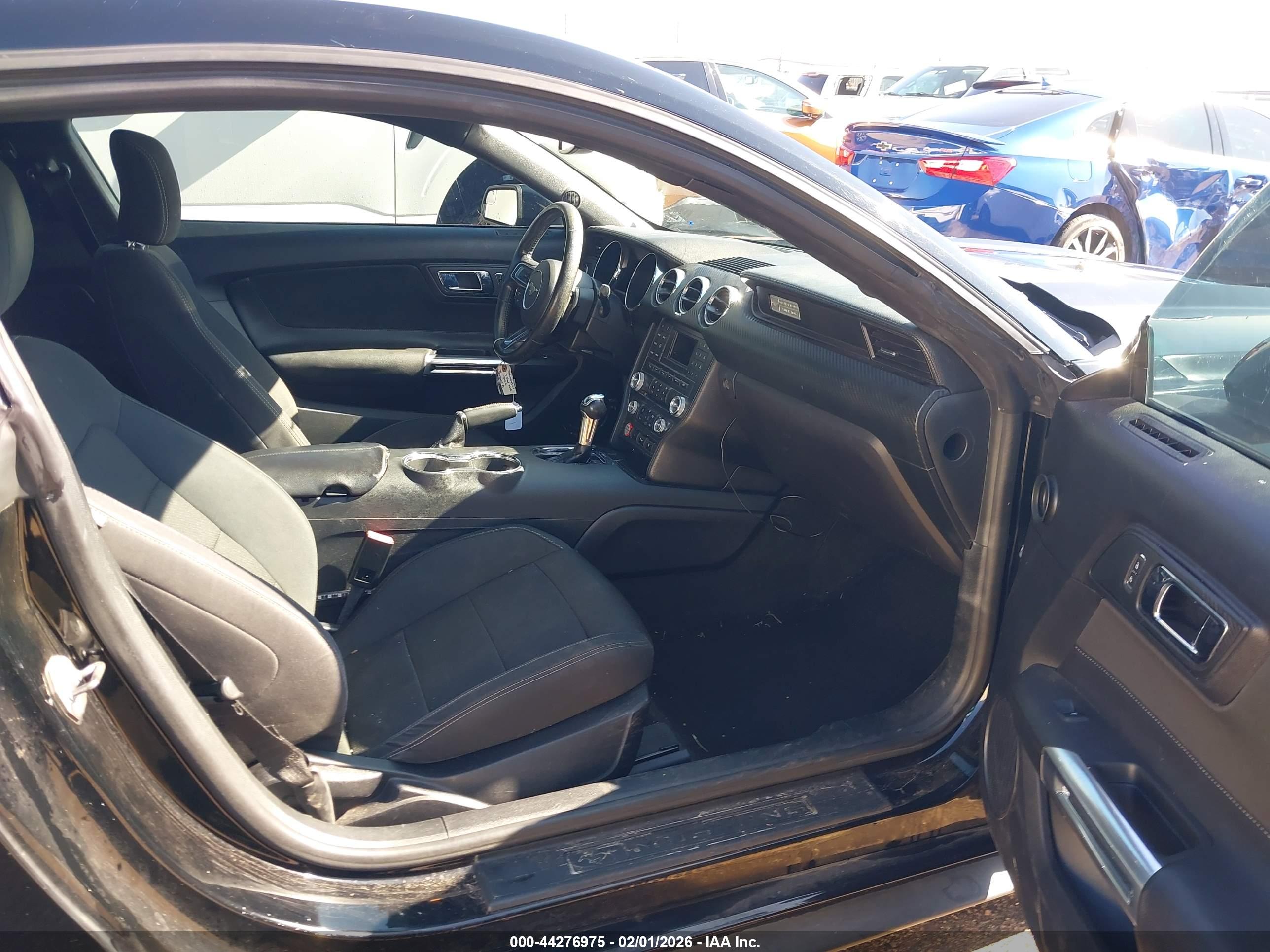 FORD MUSTANG image 5