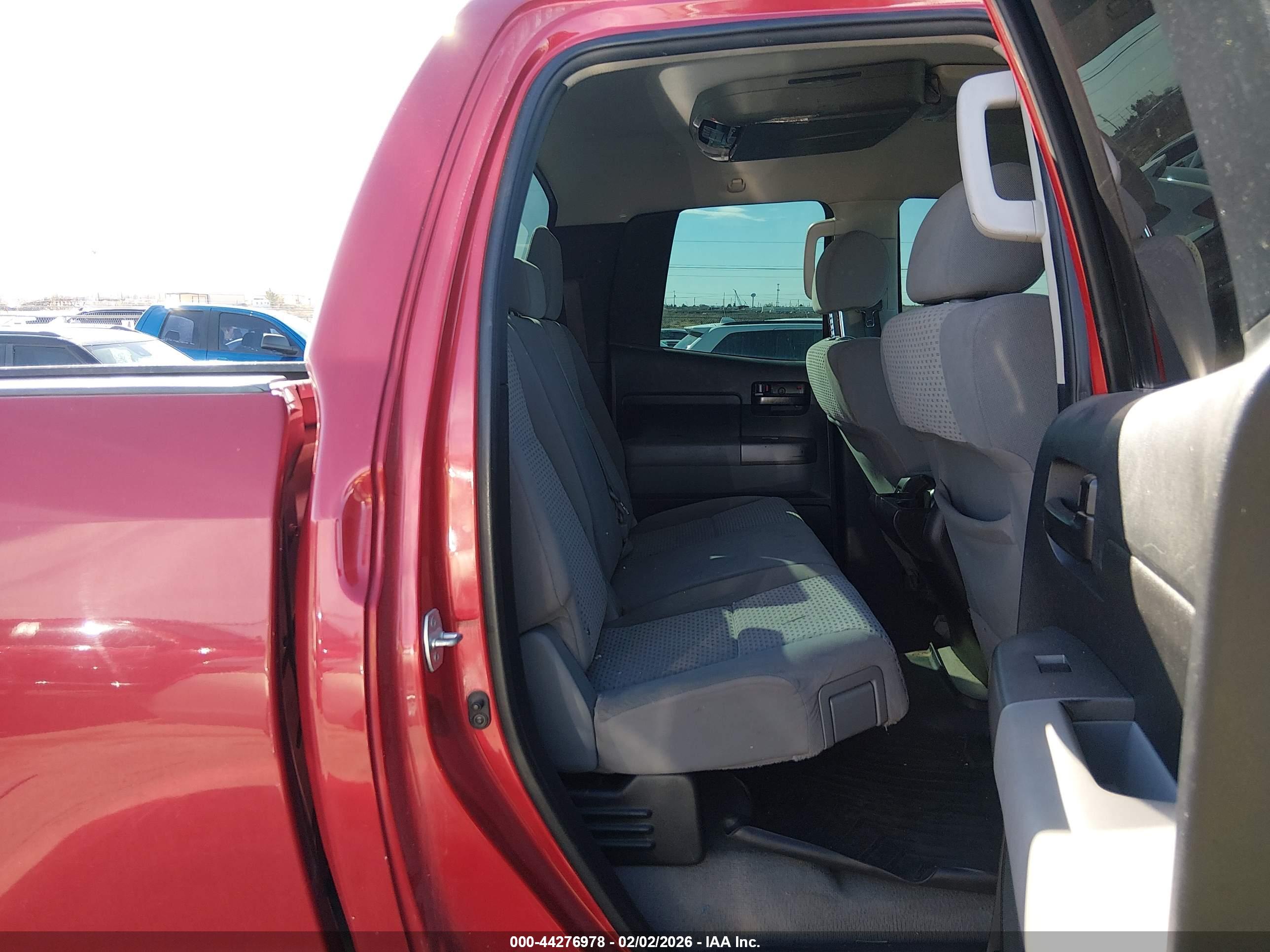 TOYOTA TUNDRA image 8