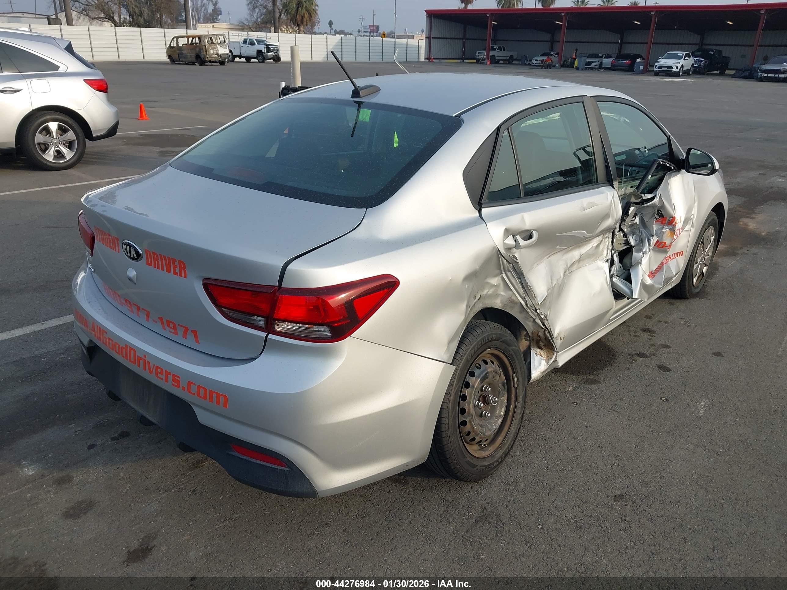 KIA RIO image 4