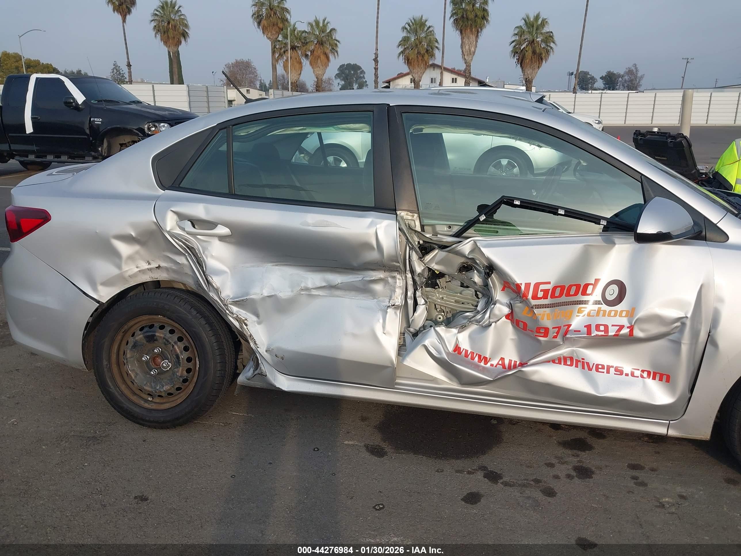 KIA RIO image 6
