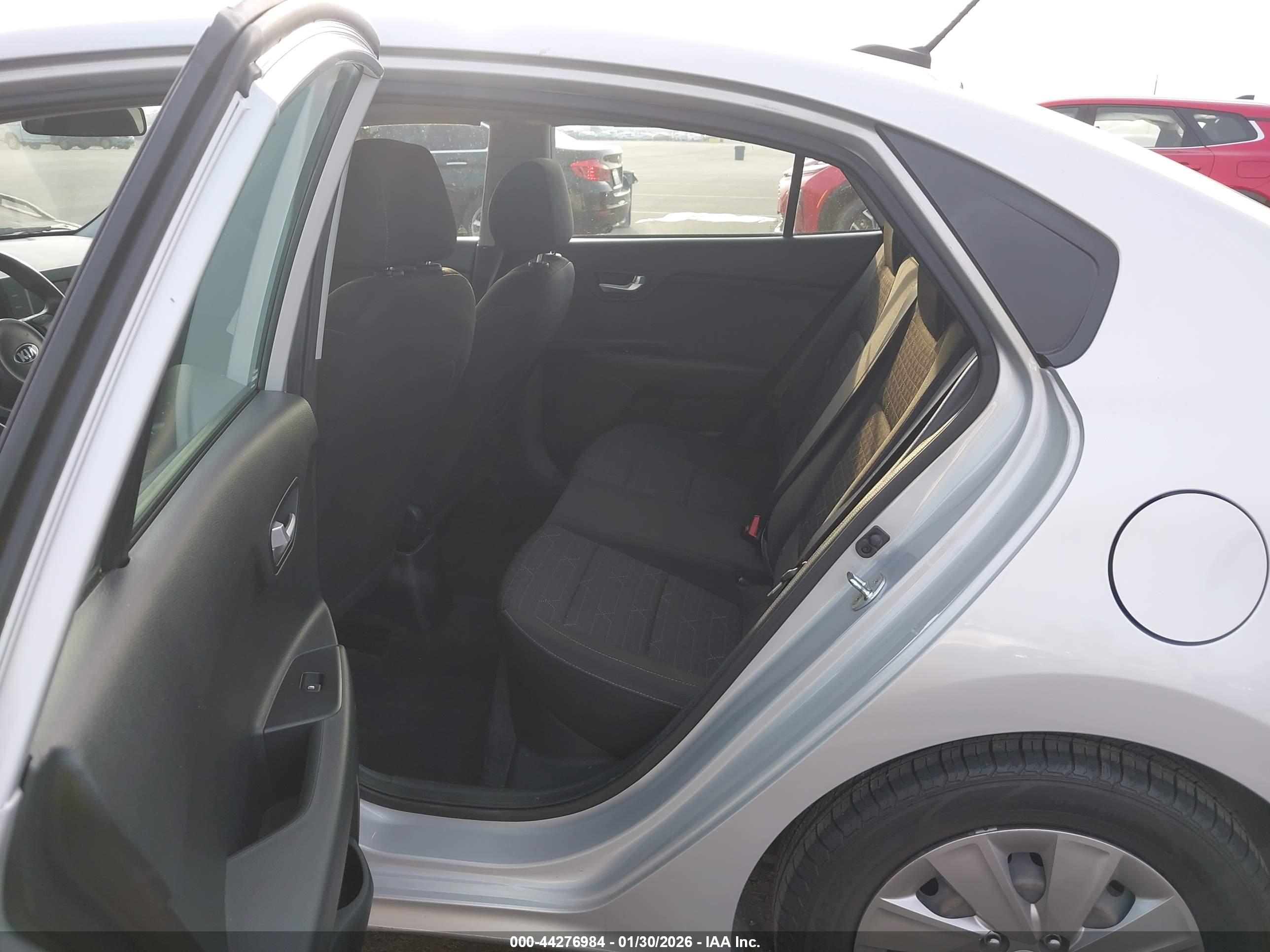KIA RIO image 8