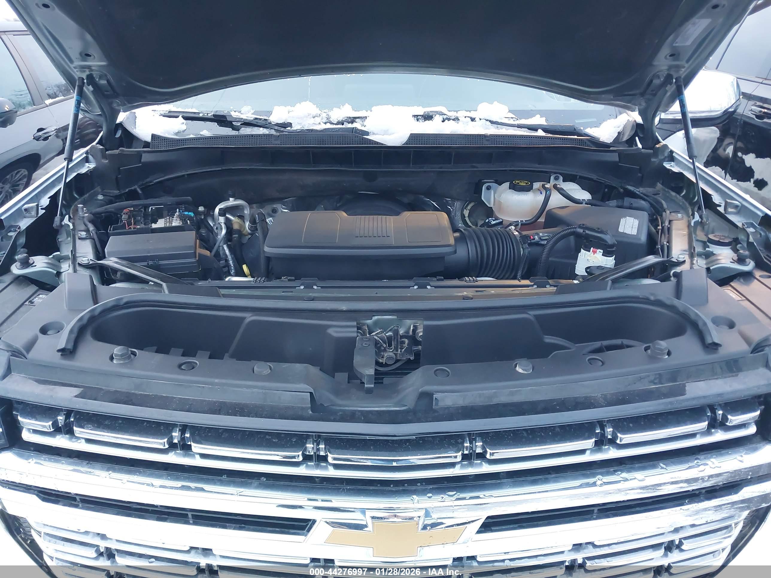 CHEVROLET SUBURBAN image 10