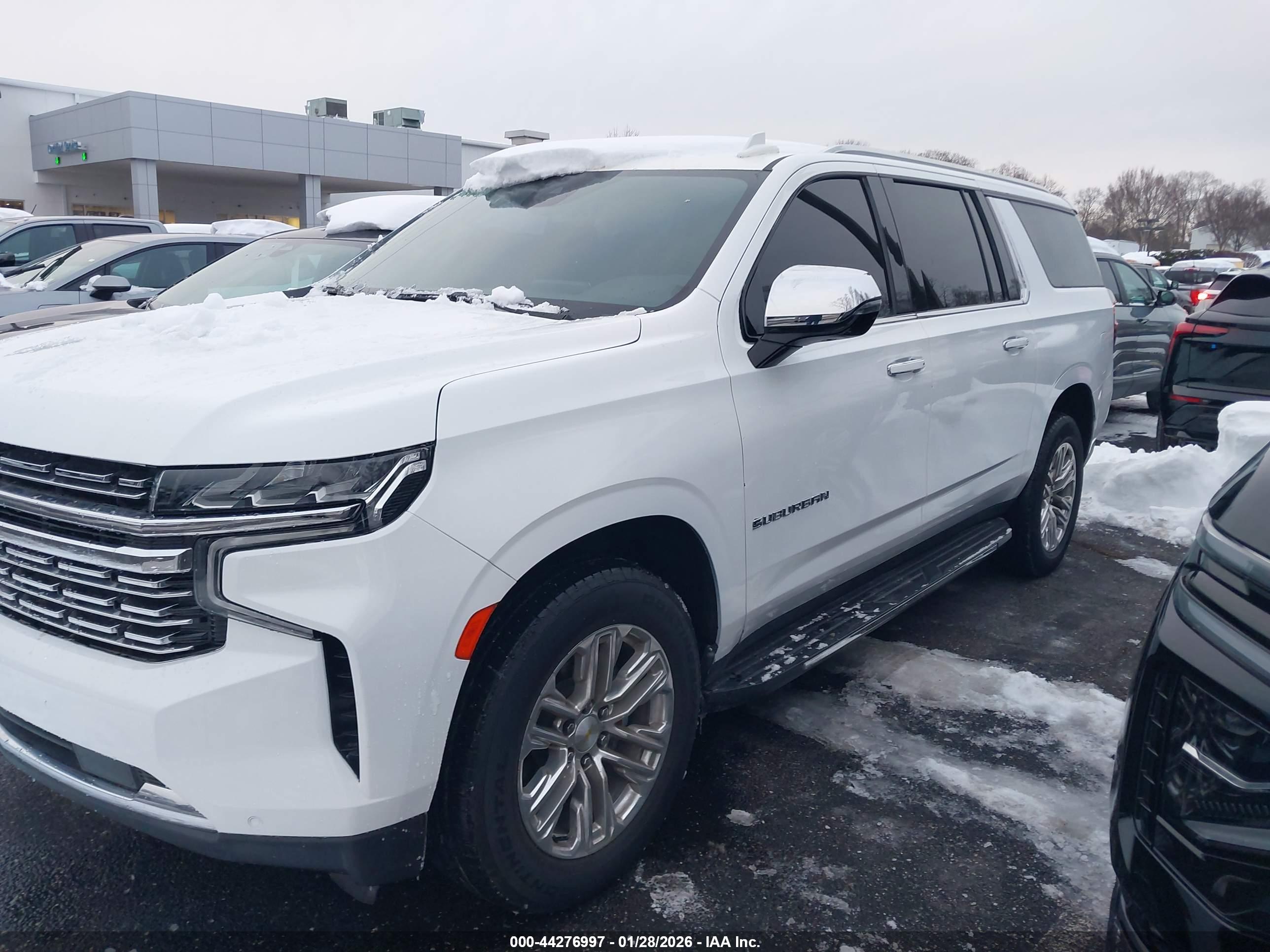 CHEVROLET SUBURBAN image 6