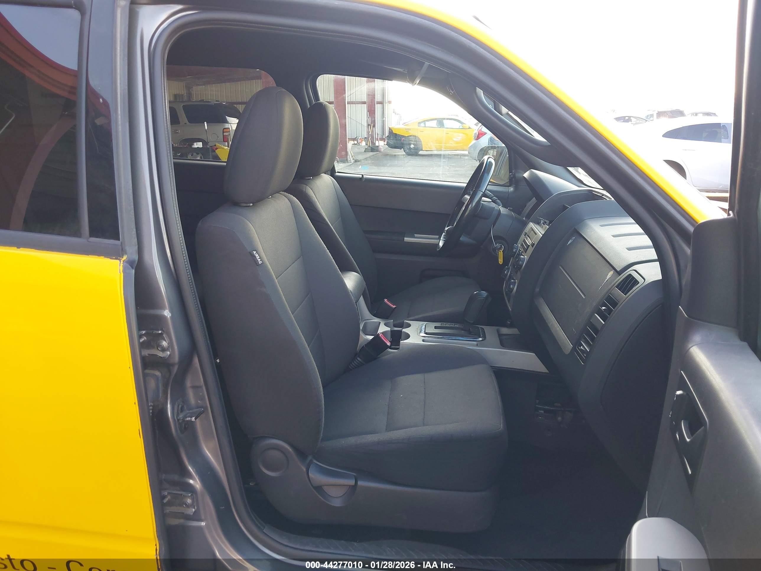 FORD ESCAPE image 5
