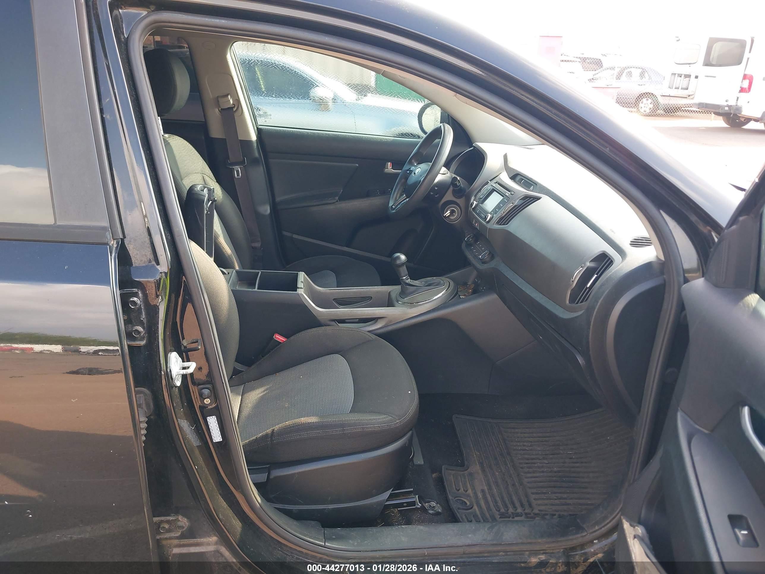 KIA SPORTAGE image 5