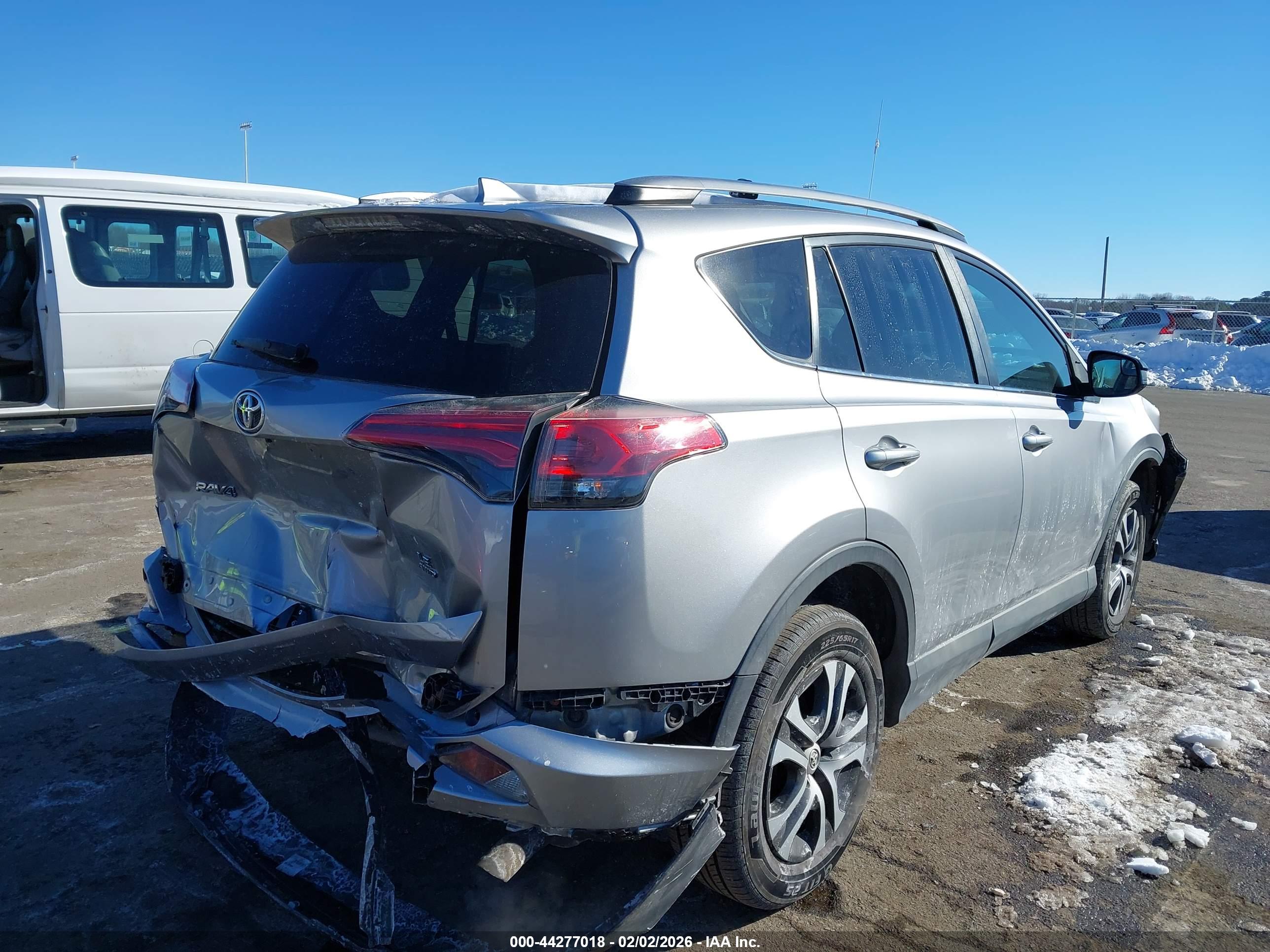 TOYOTA RAV4 image 4