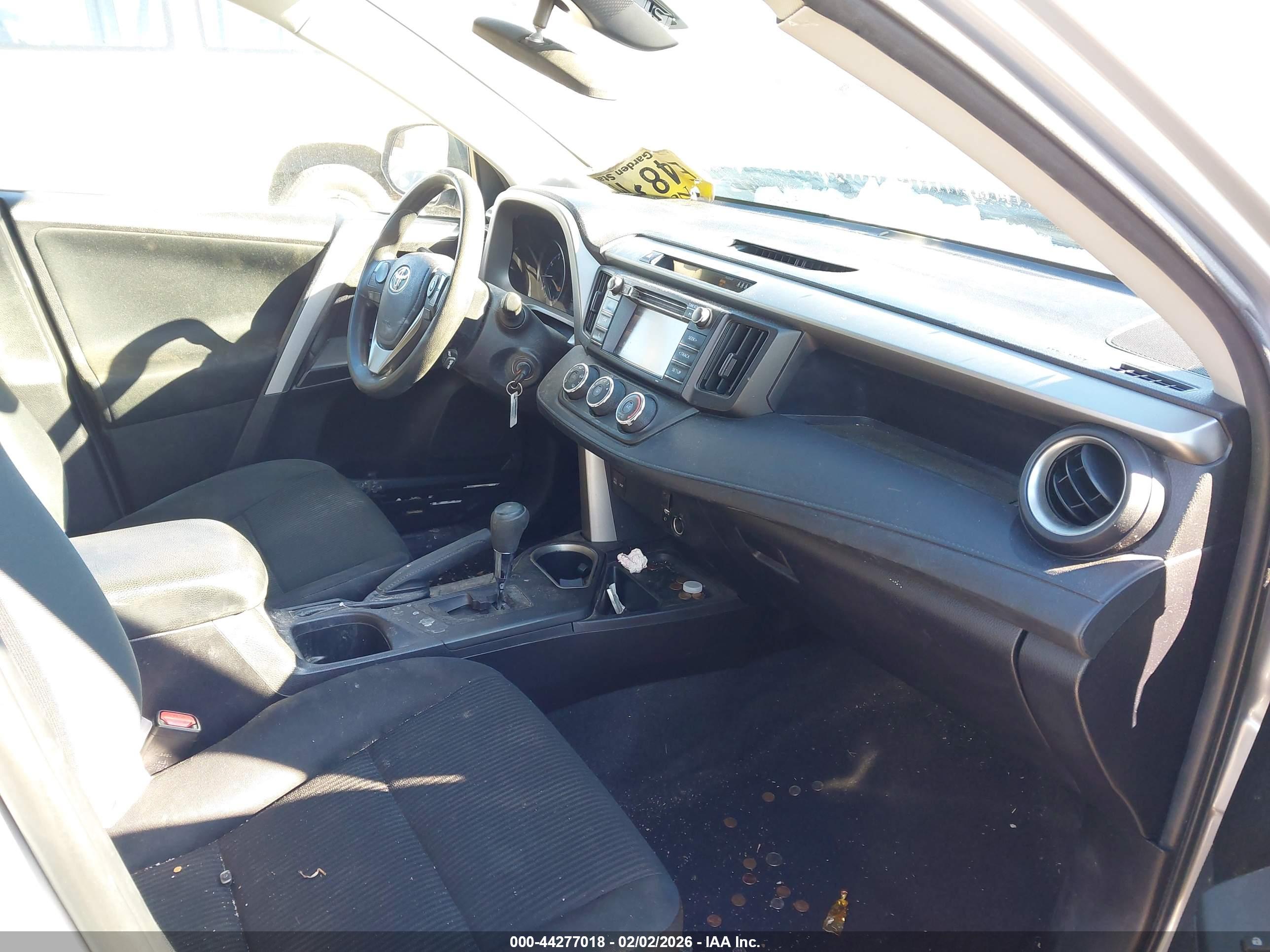 TOYOTA RAV4 image 5