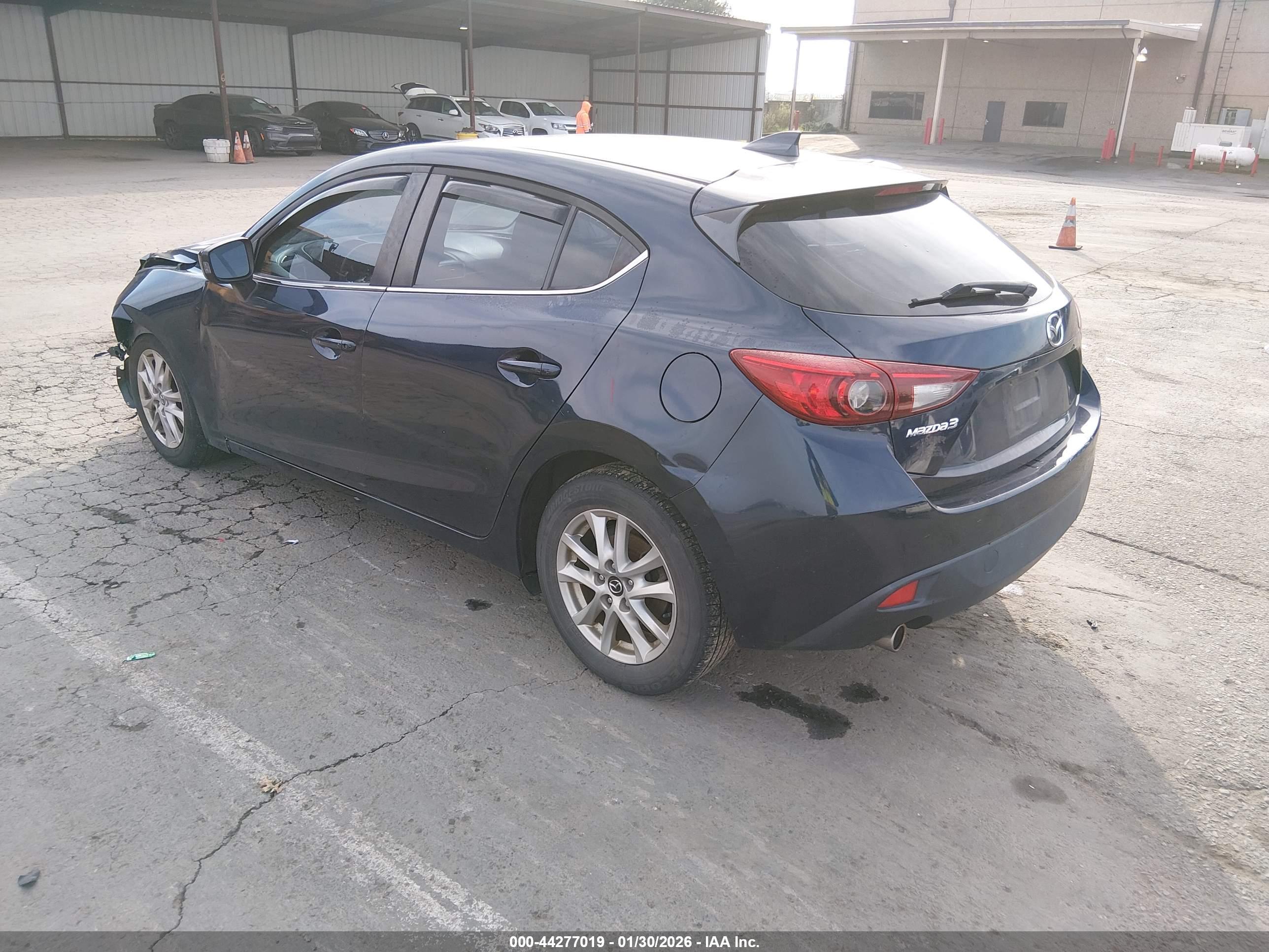 MAZDA MAZDA3 image 3
