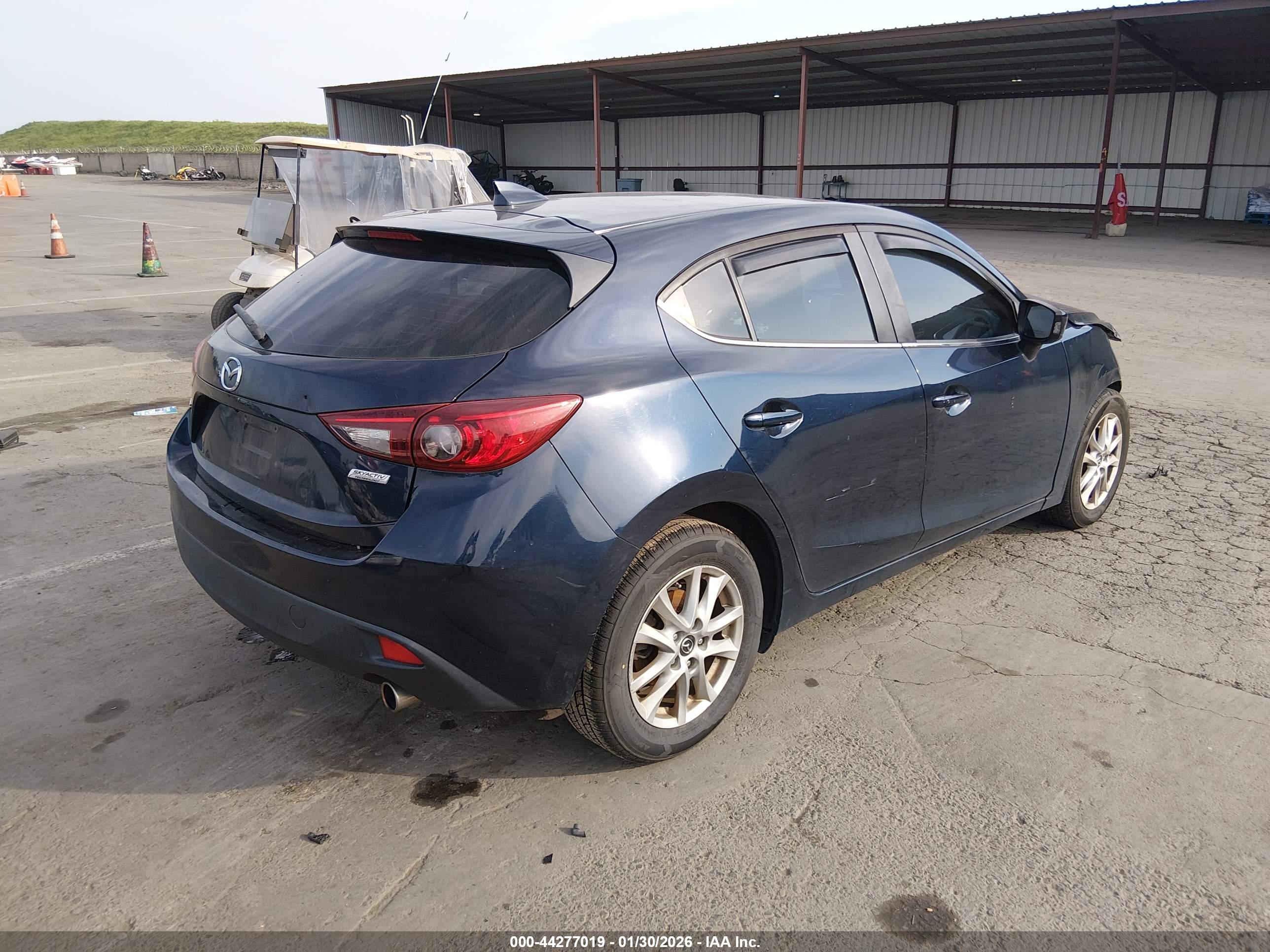 MAZDA MAZDA3 image 4