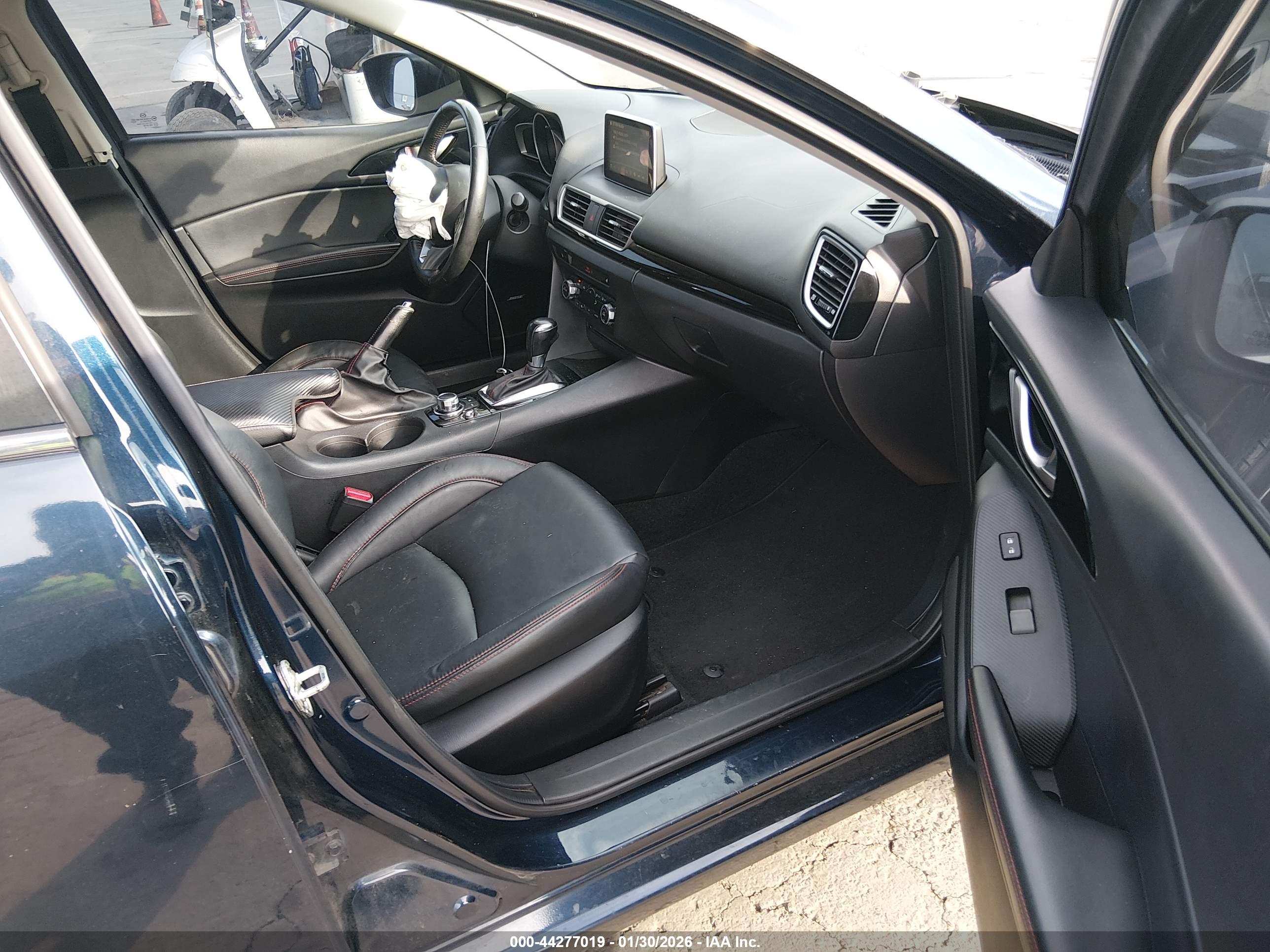MAZDA MAZDA3 image 5