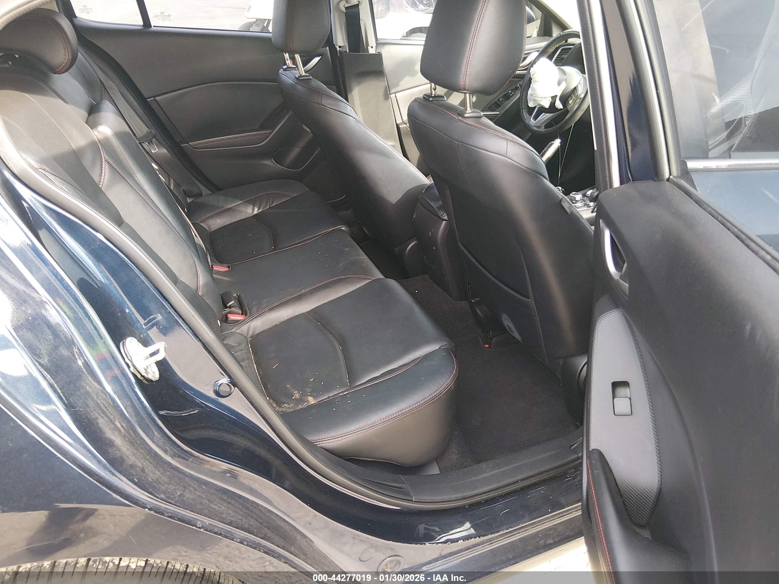 MAZDA MAZDA3 image 8