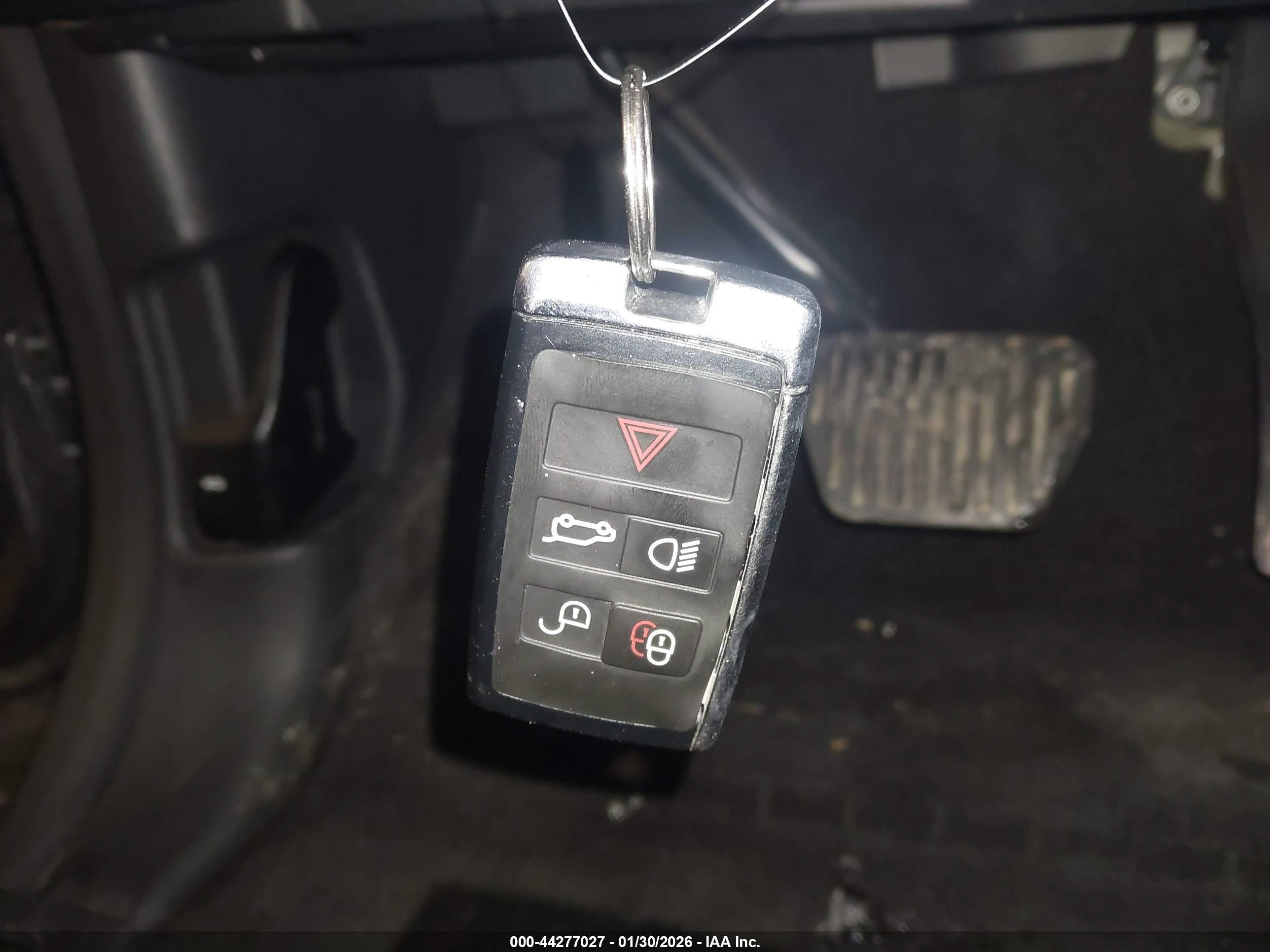 LAND ROVER image 11