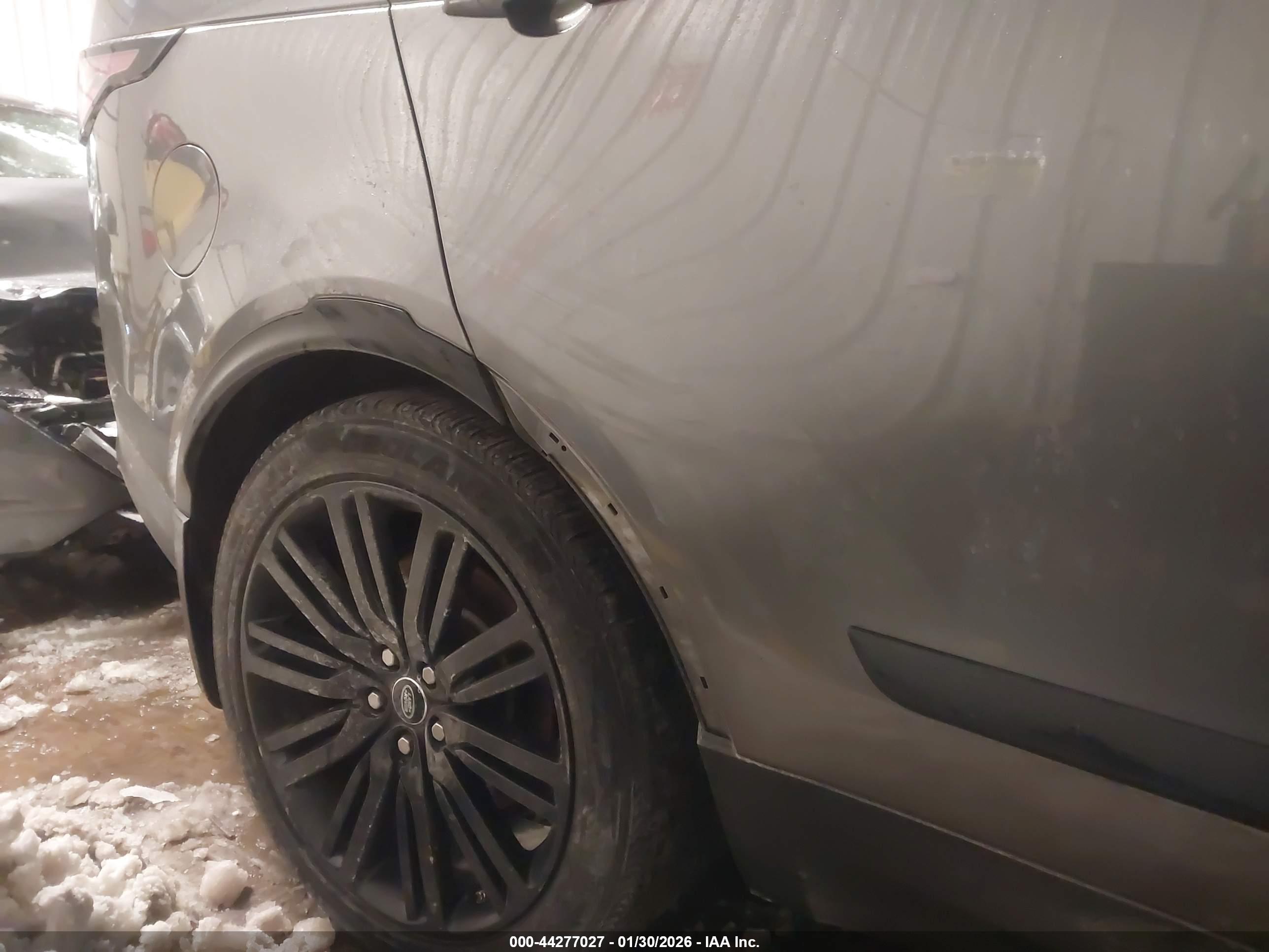 LAND ROVER image 6